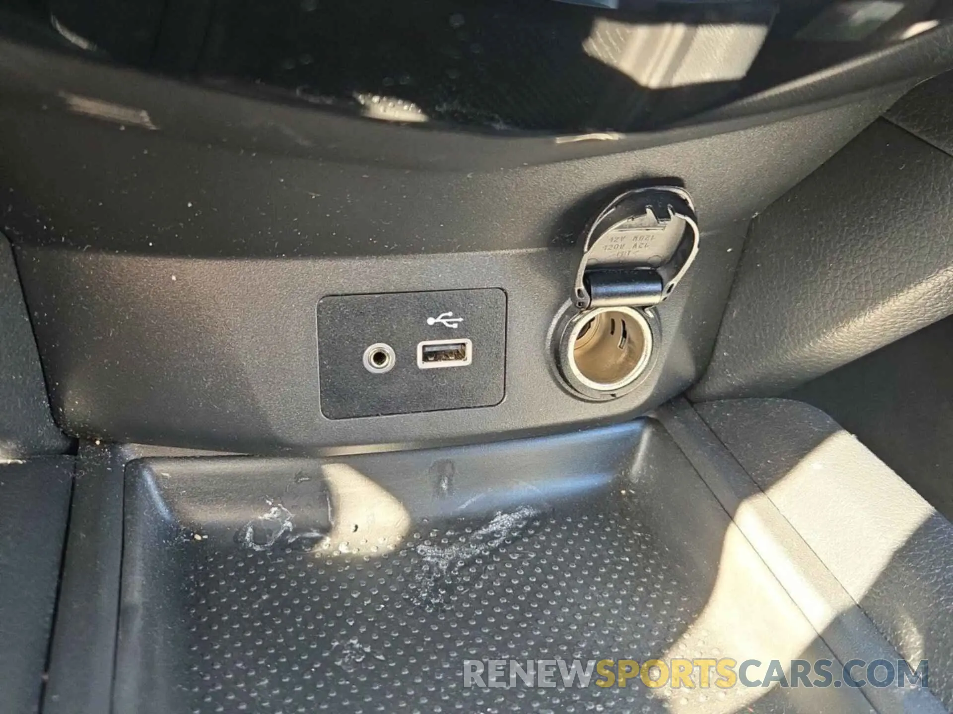 36 Photograph of a damaged car KNMAT2MV6LP539697 NISSAN ROGUE 2020