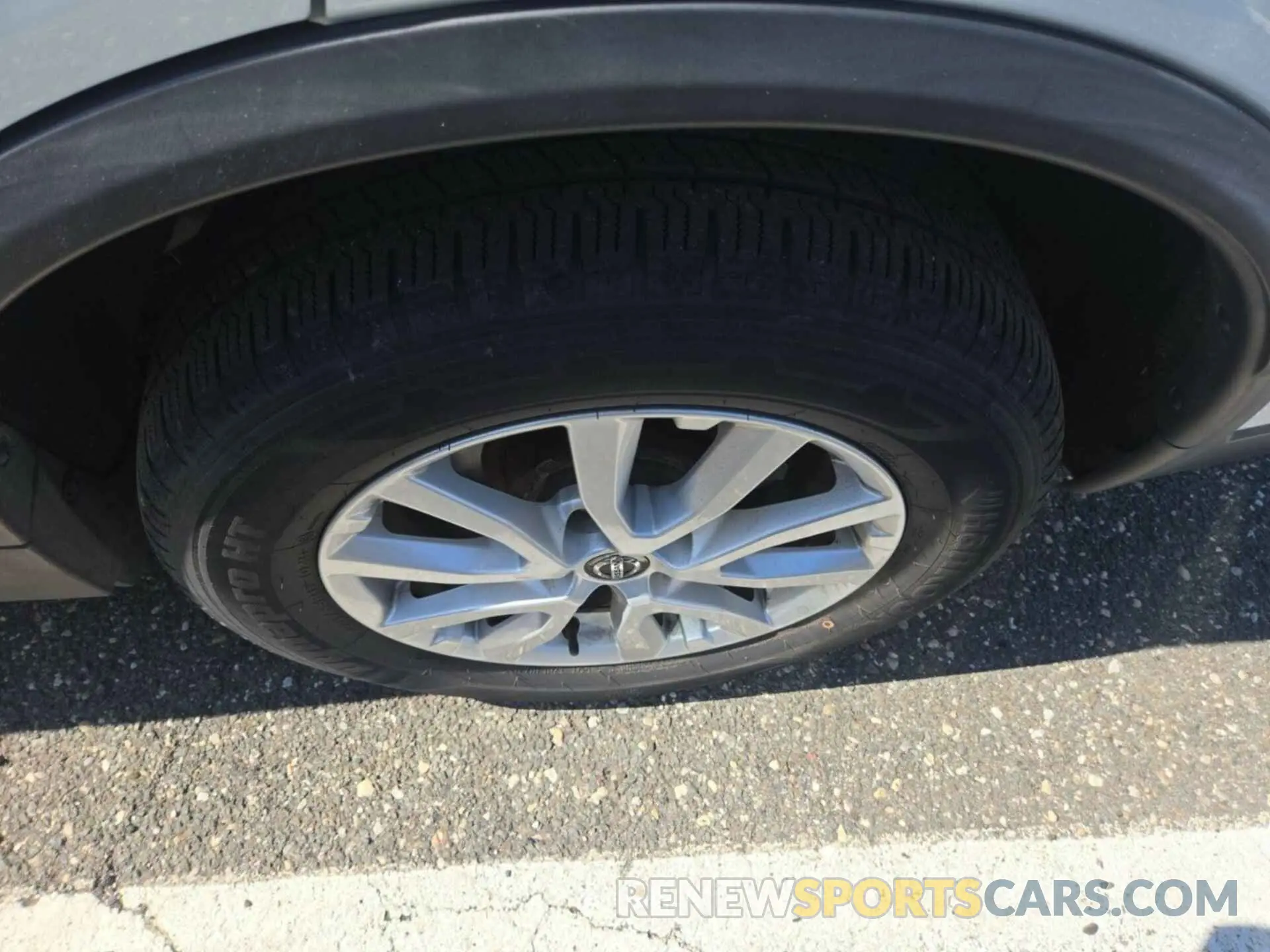 46 Photograph of a damaged car KNMAT2MV6LP539697 NISSAN ROGUE 2020