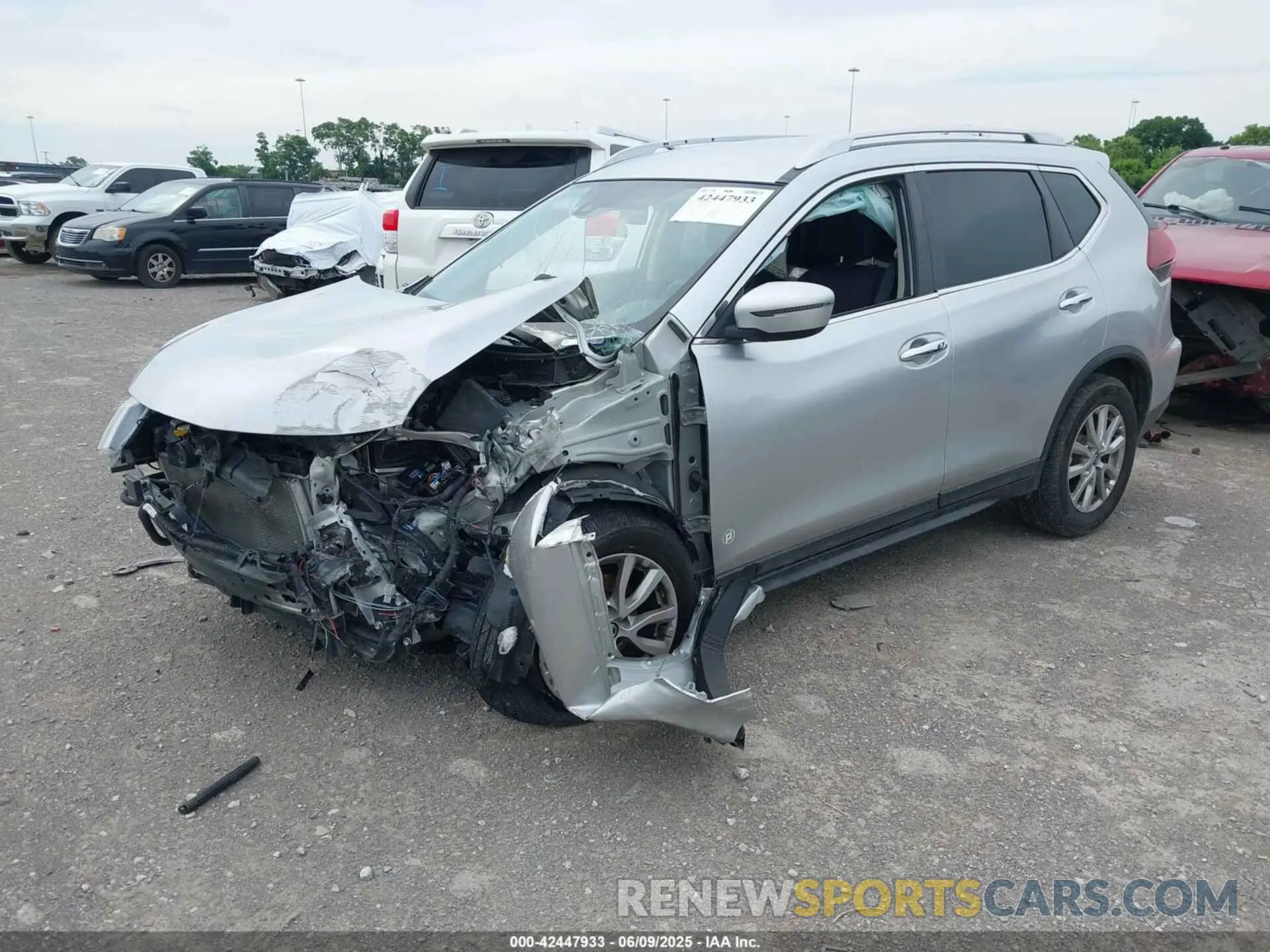 2 Photograph of a damaged car KNMAT2MV7LP537019 NISSAN ROGUE 2020