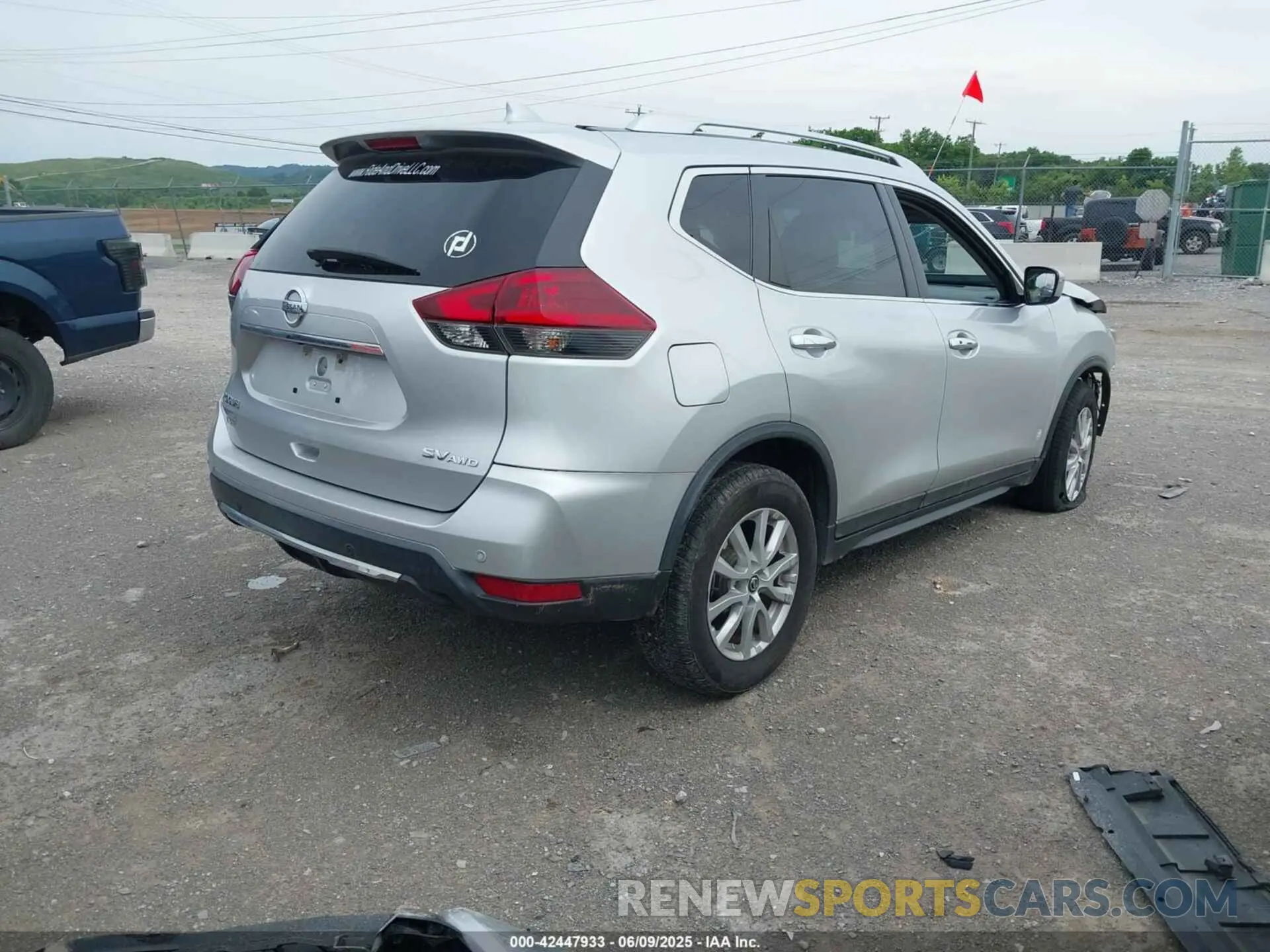 4 Photograph of a damaged car KNMAT2MV7LP537019 NISSAN ROGUE 2020
