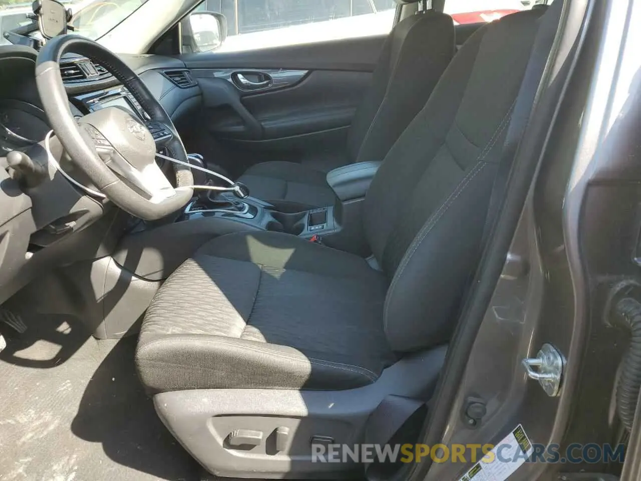 7 Photograph of a damaged car KNMAT2MVXLP505004 NISSAN ROGUE 2020