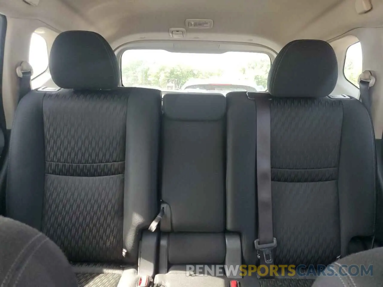 10 Photograph of a damaged car KNMAT2MVXLP536933 NISSAN ROGUE 2020