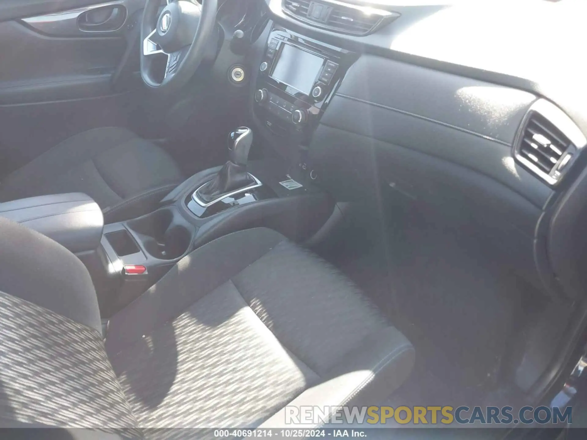 5 Photograph of a damaged car KNMAT2MVXLP540884 NISSAN ROGUE 2020