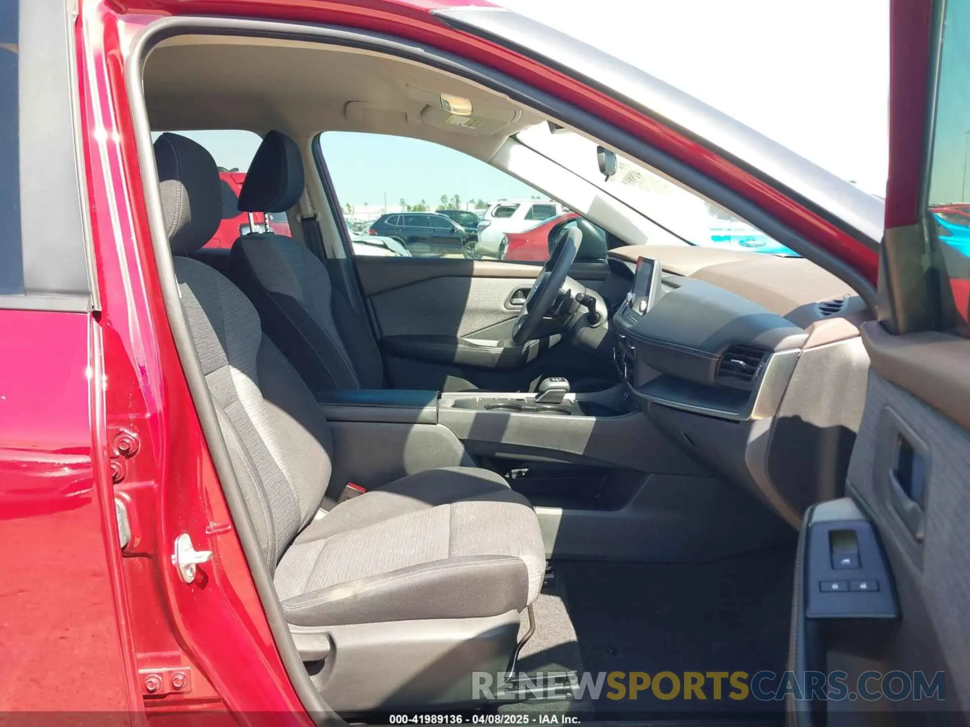 5 Photograph of a damaged car 5N1AT3AA0MC758666 NISSAN ROGUE 2021