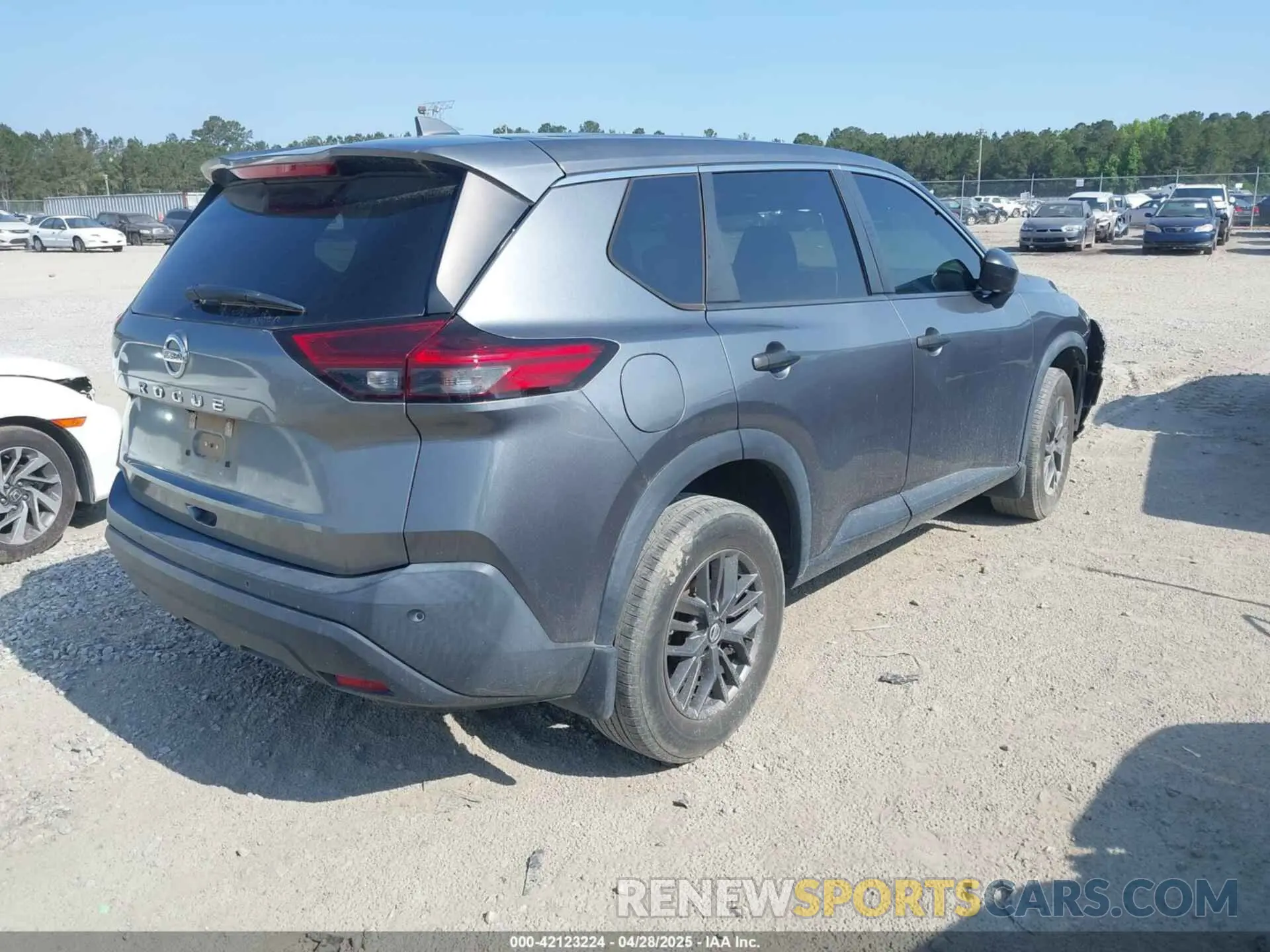 4 Photograph of a damaged car 5N1AT3AA0MC829557 NISSAN ROGUE 2021