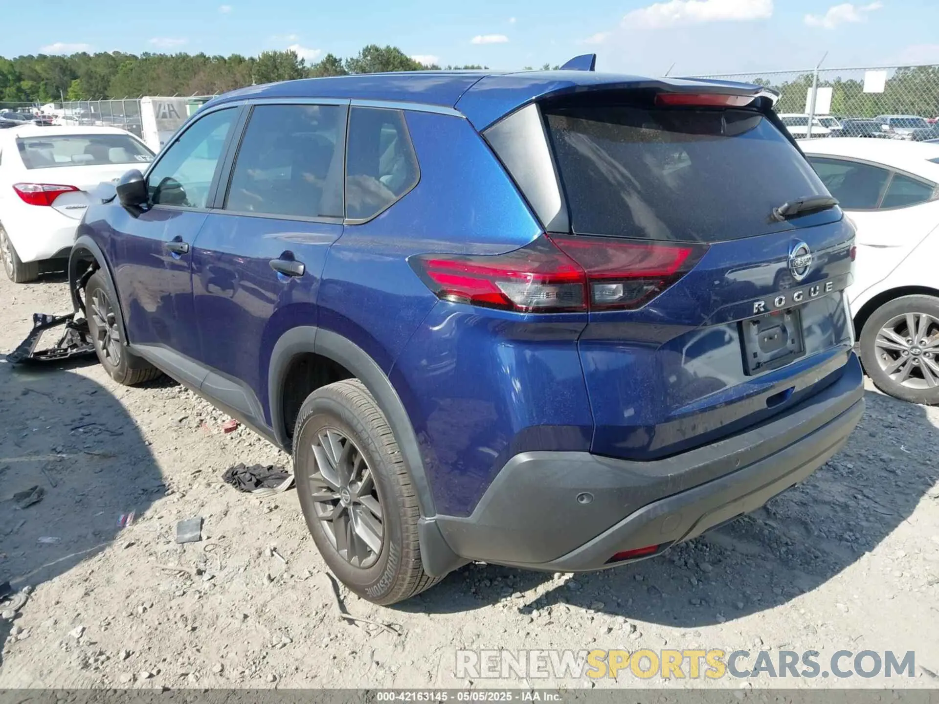 3 Photograph of a damaged car 5N1AT3AA1MC835660 NISSAN ROGUE 2021