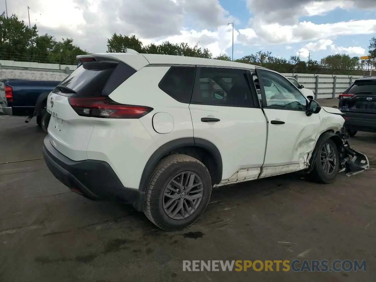 3 Photograph of a damaged car 5N1AT3AA4MC691621 NISSAN ROGUE 2021