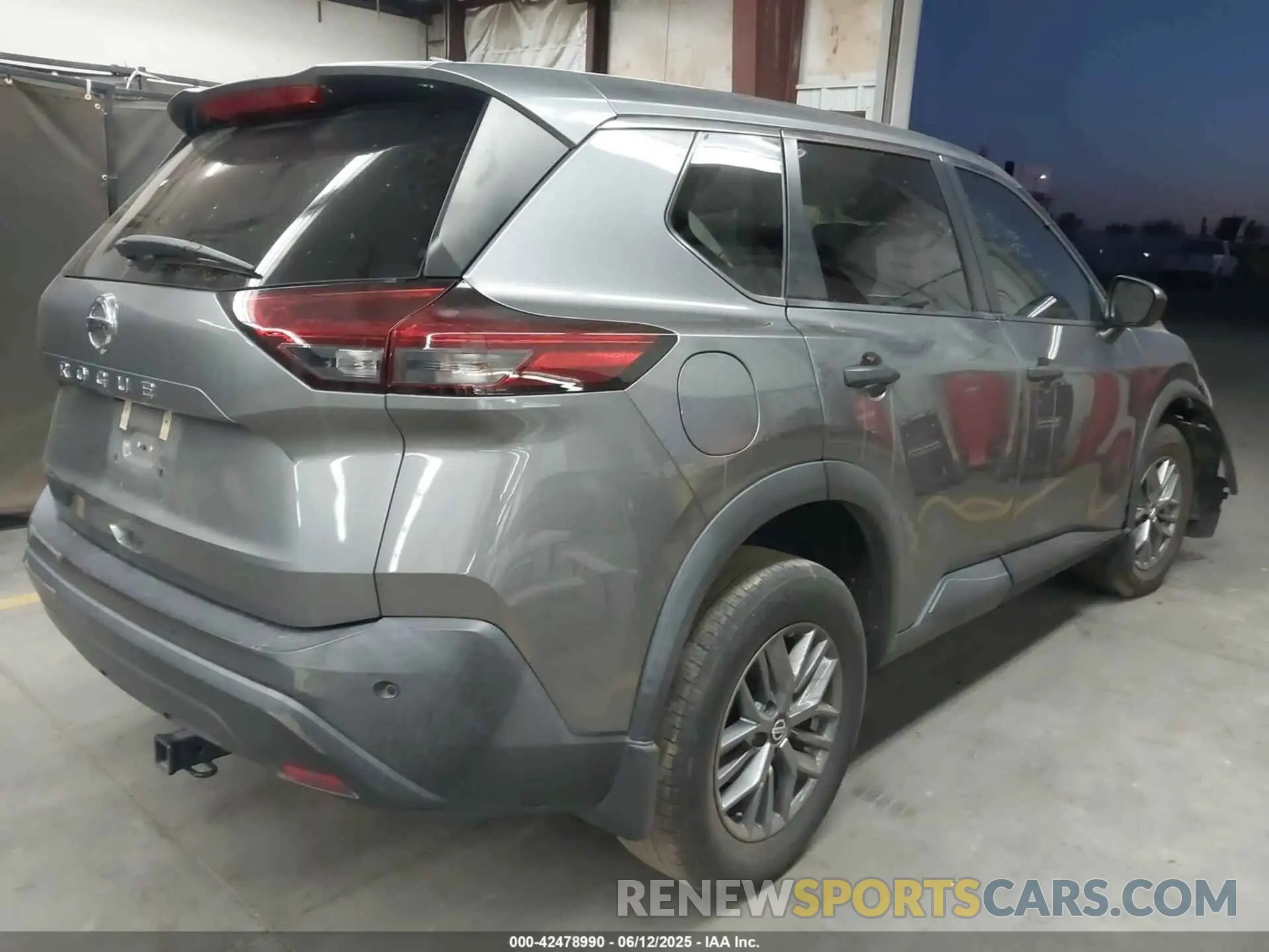 4 Photograph of a damaged car 5N1AT3AA4MC834731 NISSAN ROGUE 2021