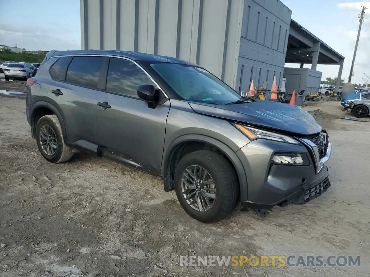 4 Photograph of a damaged car 5N1AT3AA5MC696035 NISSAN ROGUE 2021