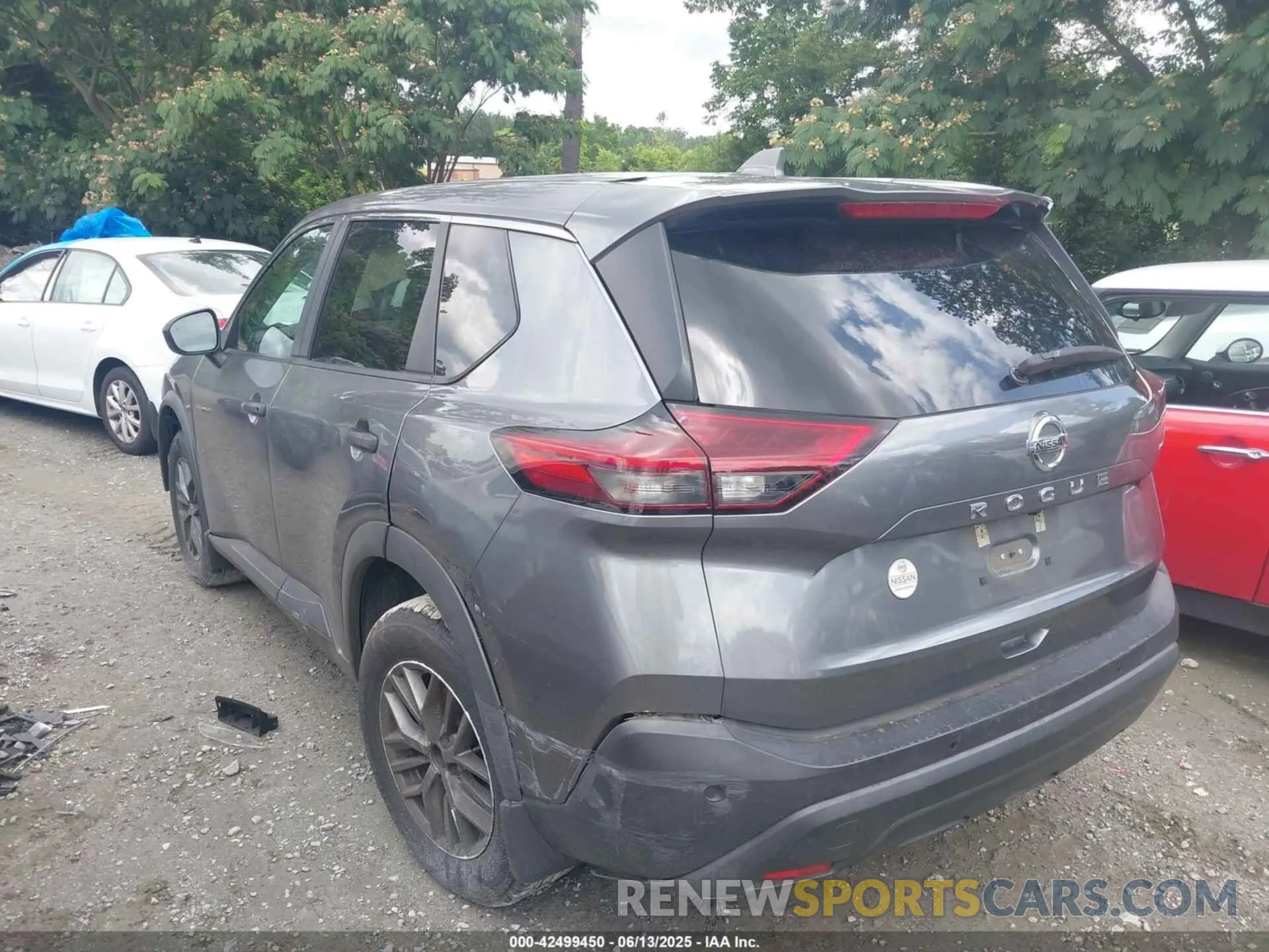 3 Photograph of a damaged car 5N1AT3AA8MC732381 NISSAN ROGUE 2021