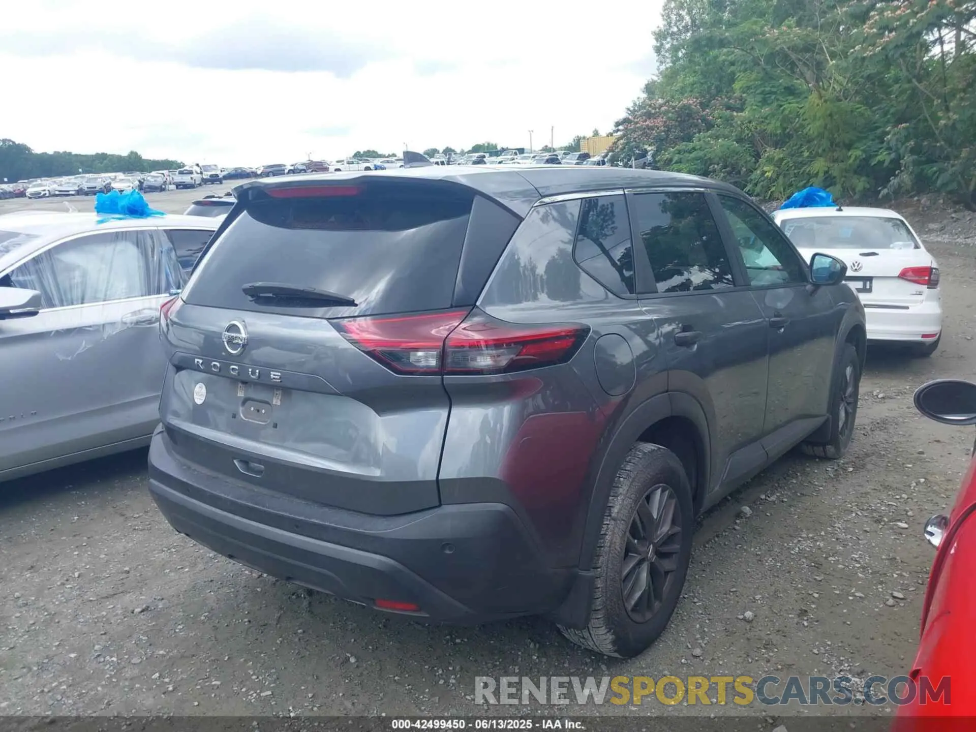 4 Photograph of a damaged car 5N1AT3AA8MC732381 NISSAN ROGUE 2021
