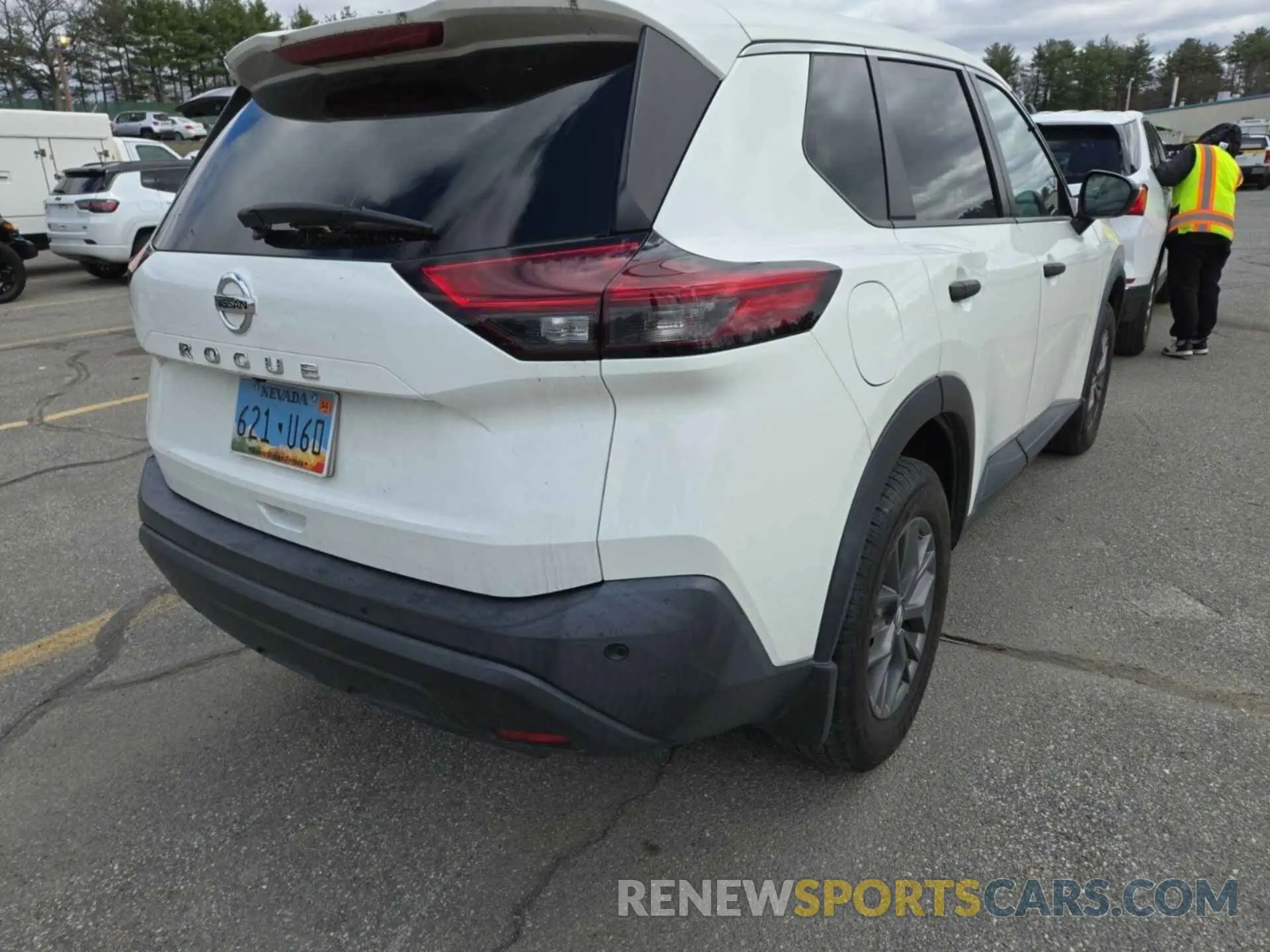 3 Photograph of a damaged car 5N1AT3AA8MC736821 NISSAN ROGUE 2021