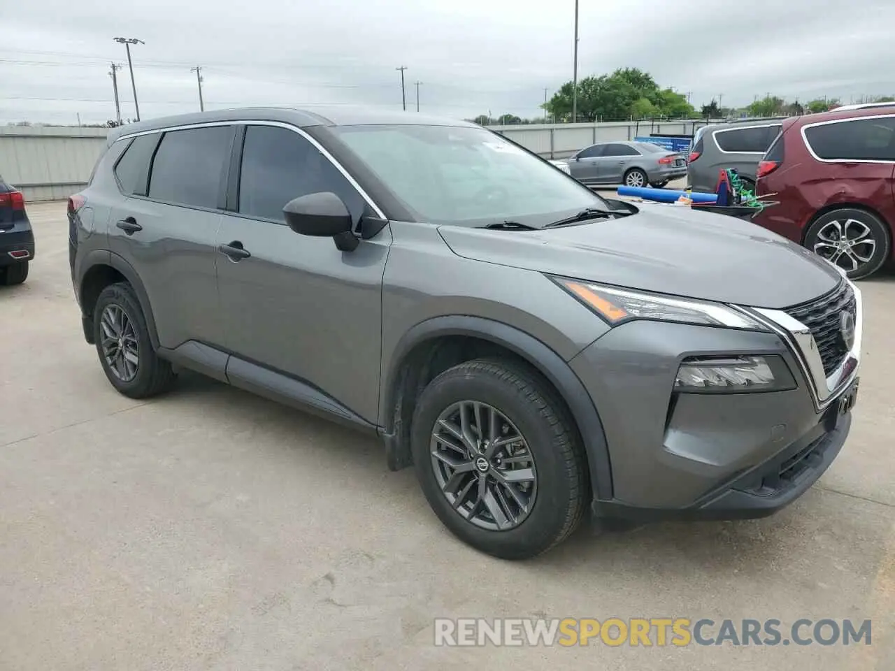 4 Photograph of a damaged car 5N1AT3AA9MC685491 NISSAN ROGUE 2021