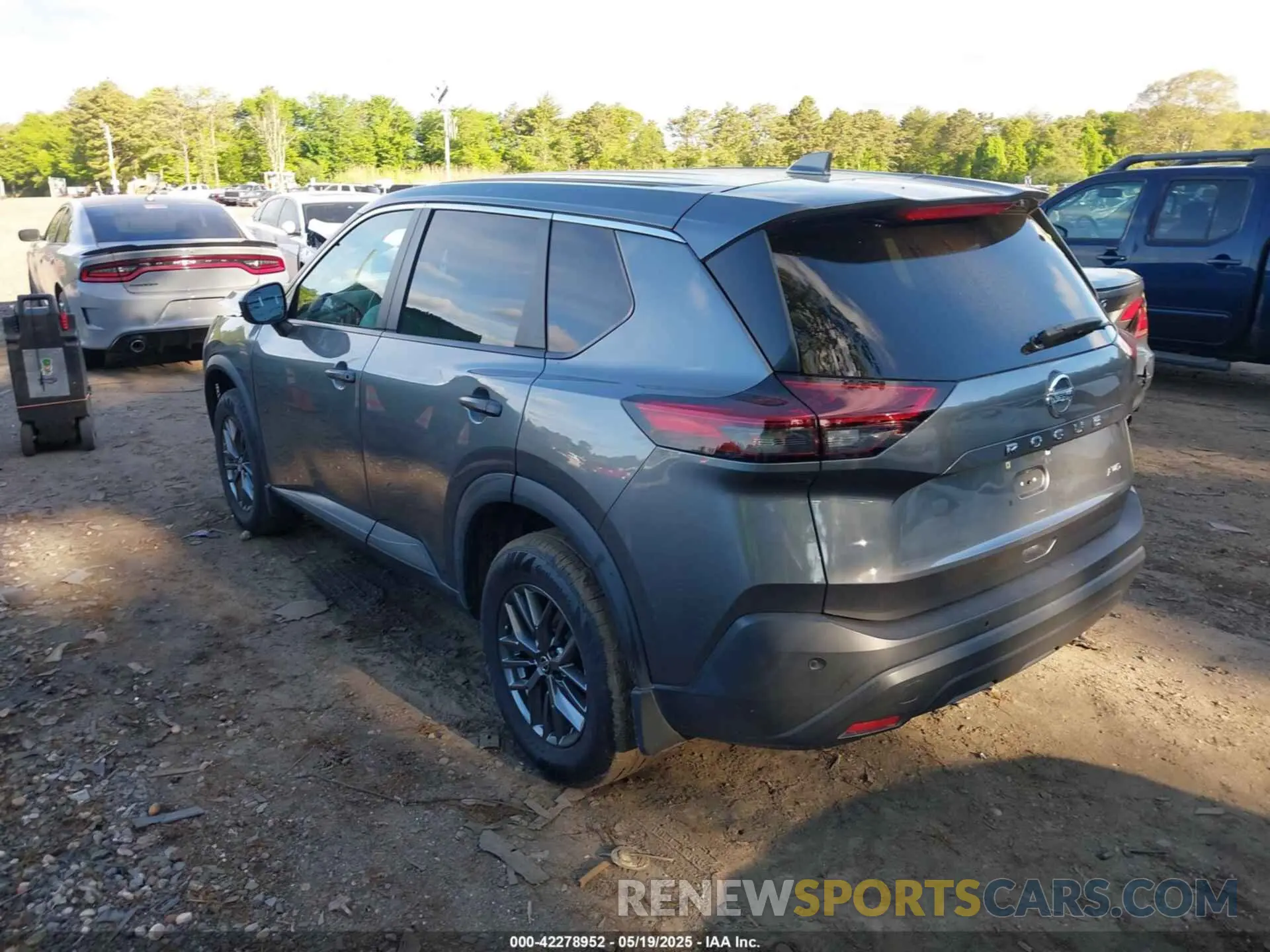 3 Photograph of a damaged car 5N1AT3AB5MC699249 NISSAN ROGUE 2021