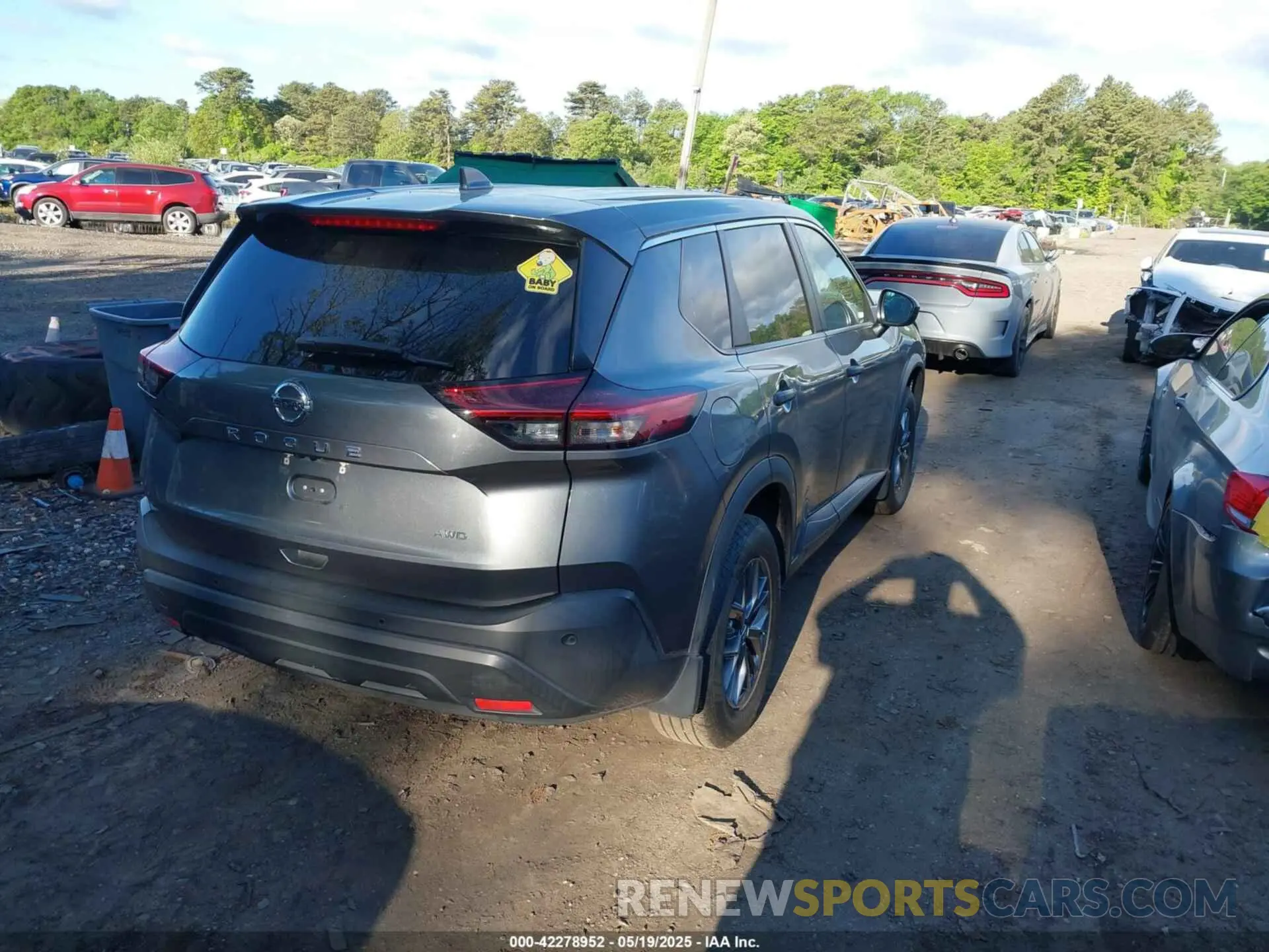 4 Photograph of a damaged car 5N1AT3AB5MC699249 NISSAN ROGUE 2021