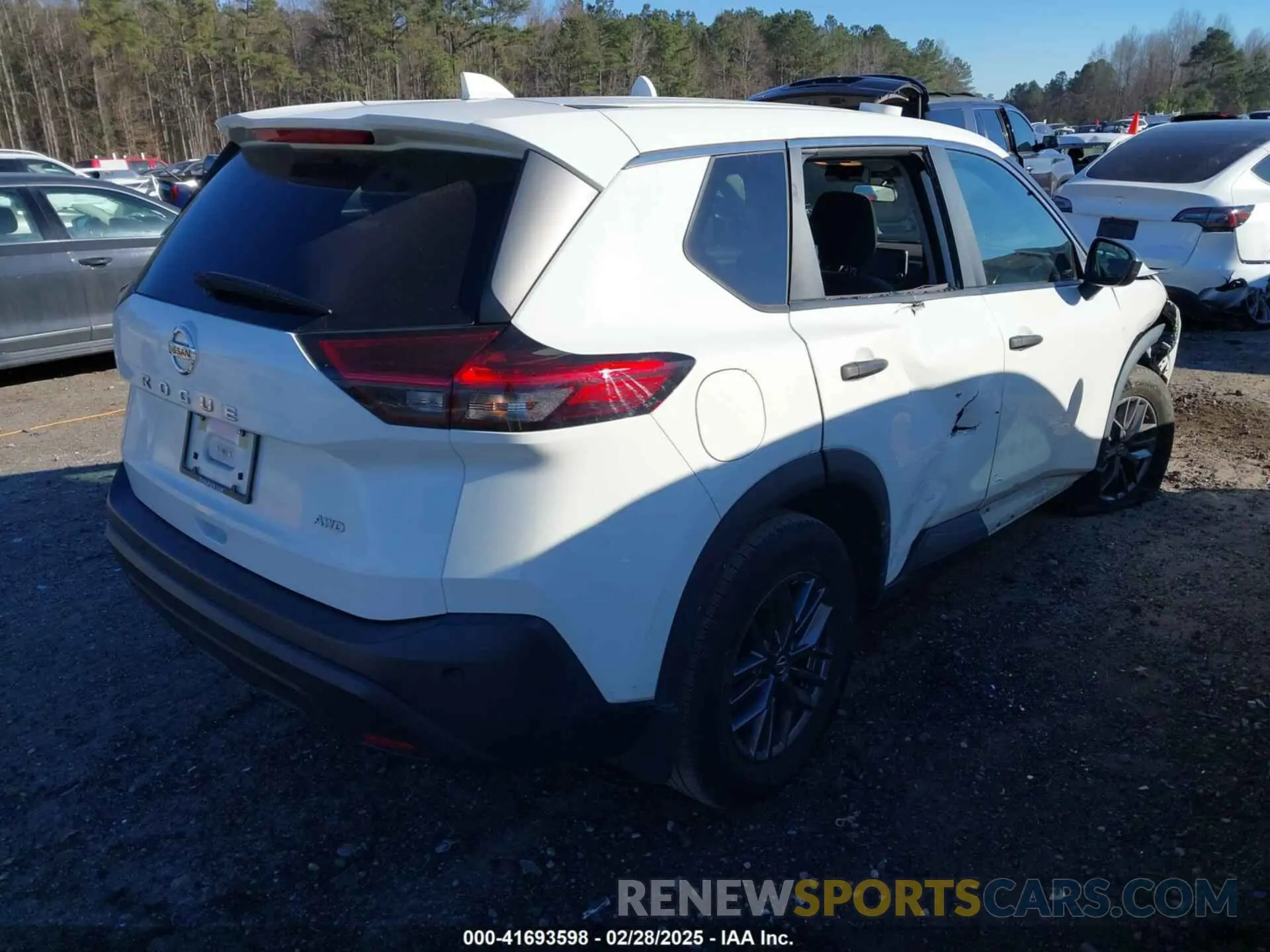 4 Photograph of a damaged car 5N1AT3AB7MC774047 NISSAN ROGUE 2021