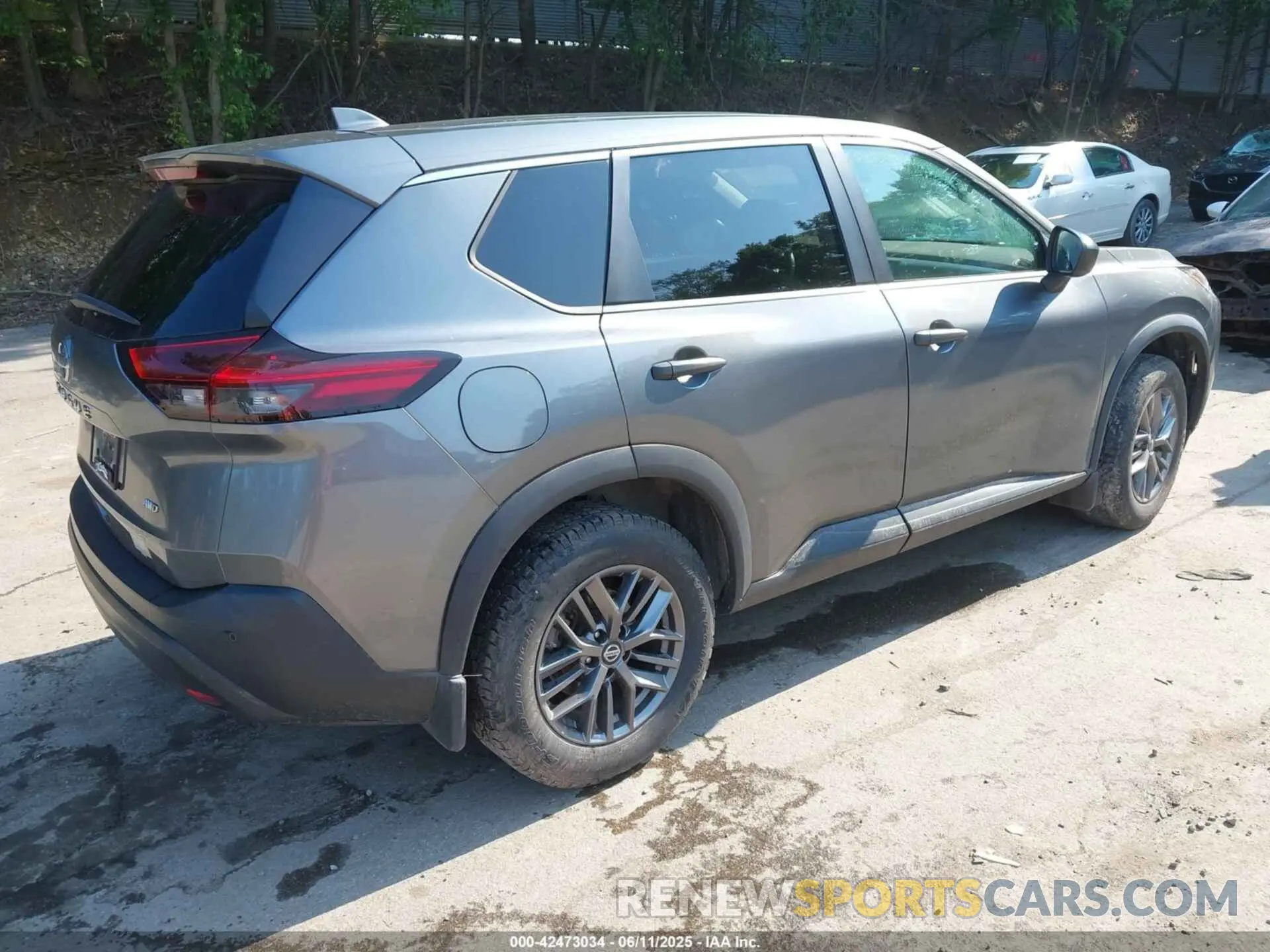 4 Photograph of a damaged car 5N1AT3AB9MC787706 NISSAN ROGUE 2021