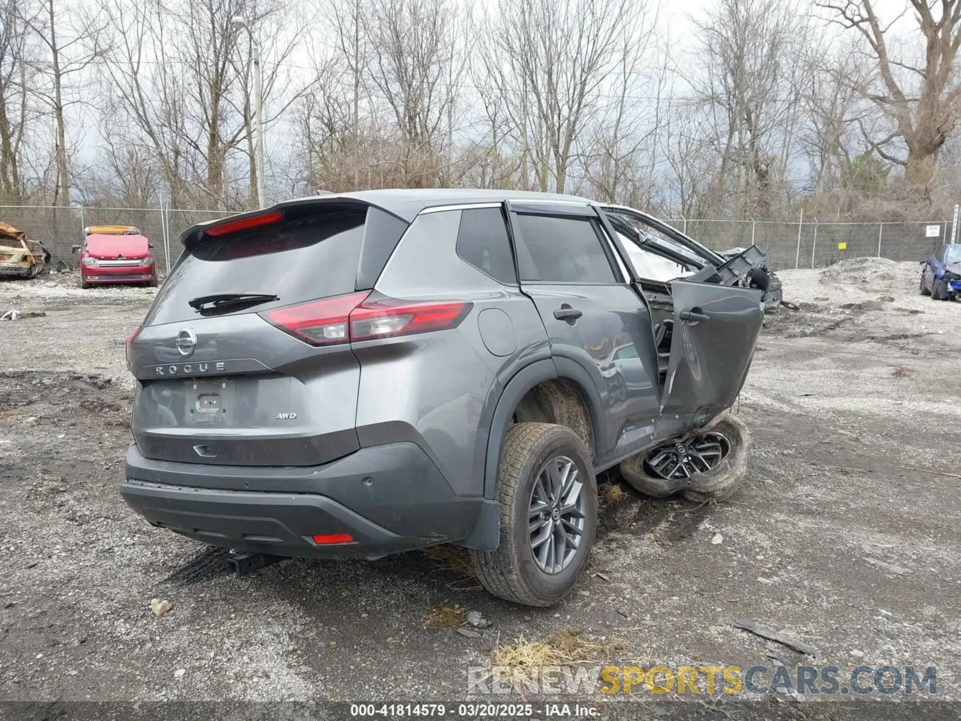 4 Photograph of a damaged car 5N1AT3ABXMC708267 NISSAN ROGUE 2021