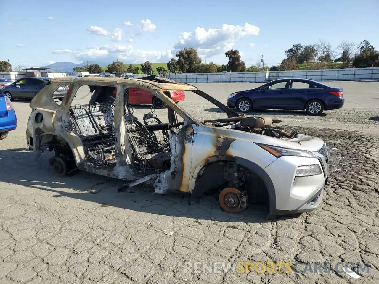 4 Photograph of a damaged car 5N1AT3BA0MC671431 NISSAN ROGUE 2021