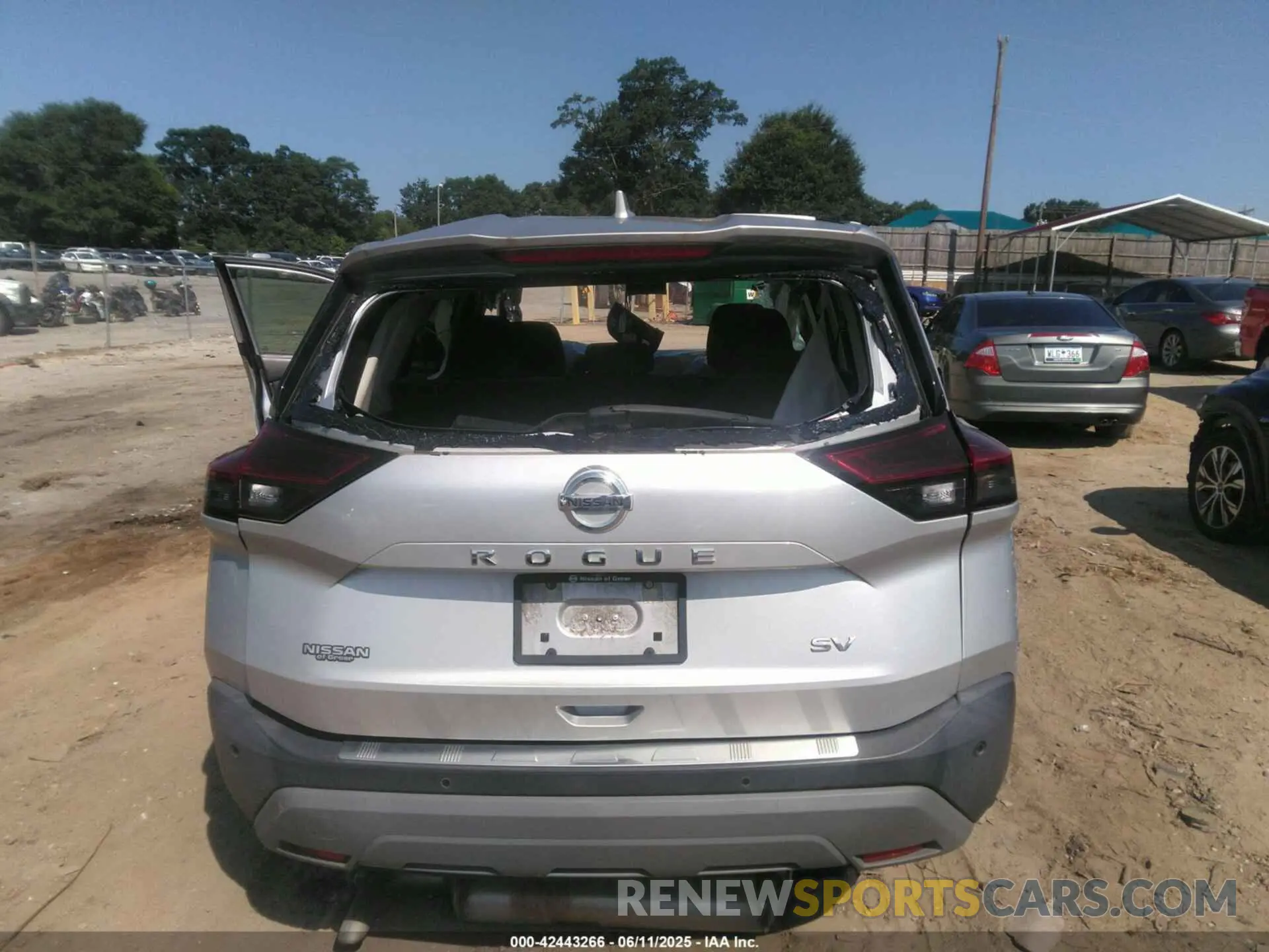 15 Photograph of a damaged car 5N1AT3BA0MC709062 NISSAN ROGUE 2021
