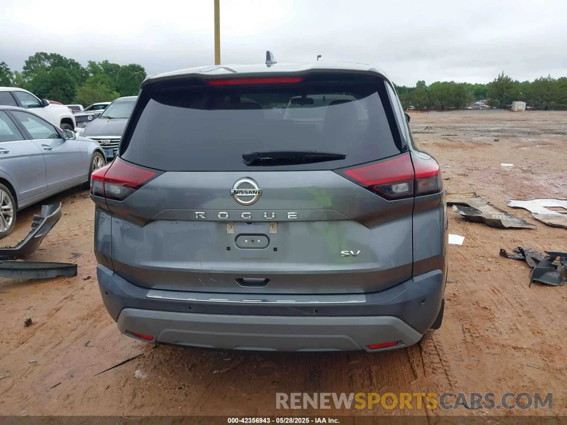 17 Photograph of a damaged car 5N1AT3BA0MC775899 NISSAN ROGUE 2021