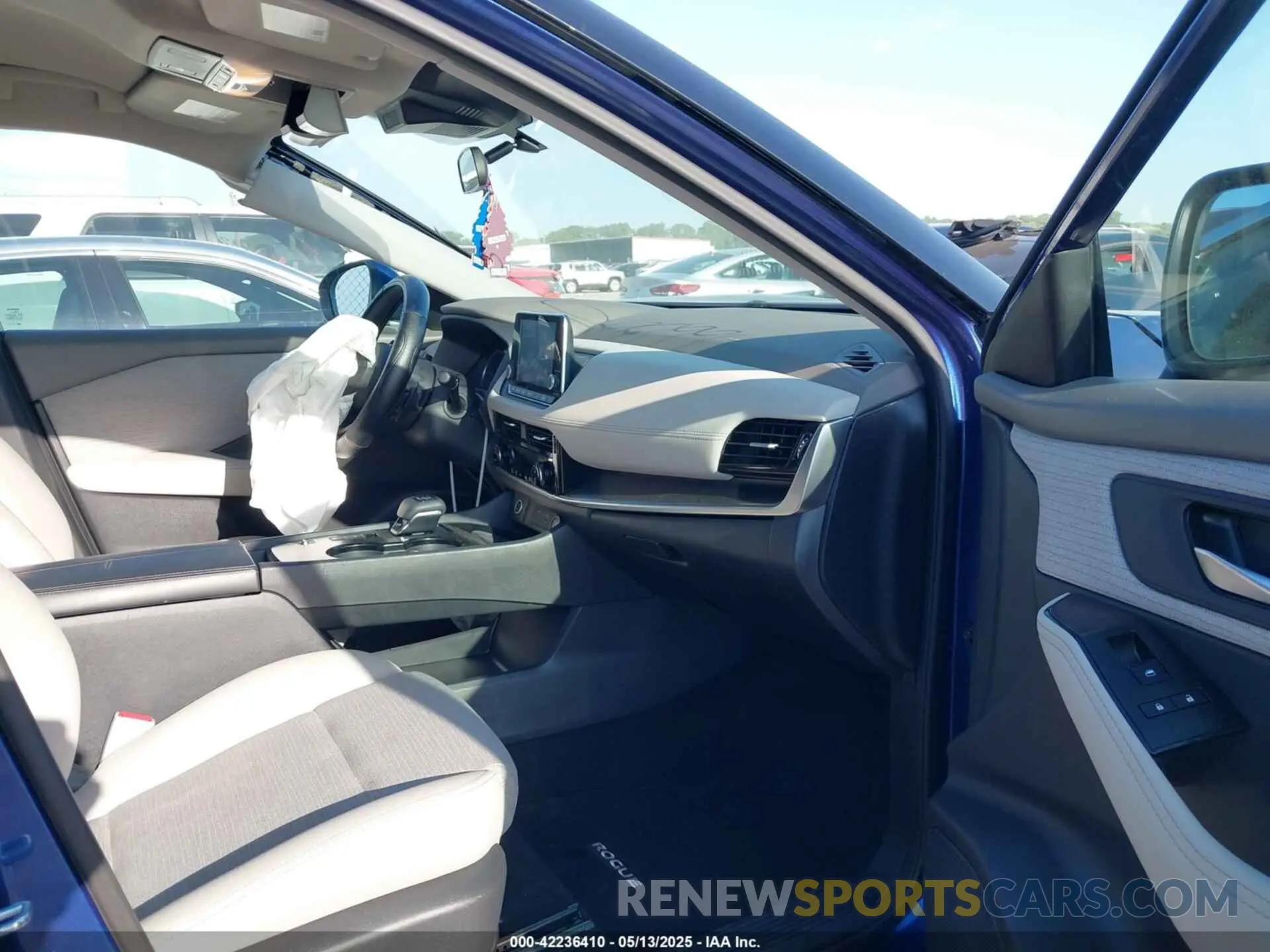 5 Photograph of a damaged car 5N1AT3BA1MC796874 NISSAN ROGUE 2021