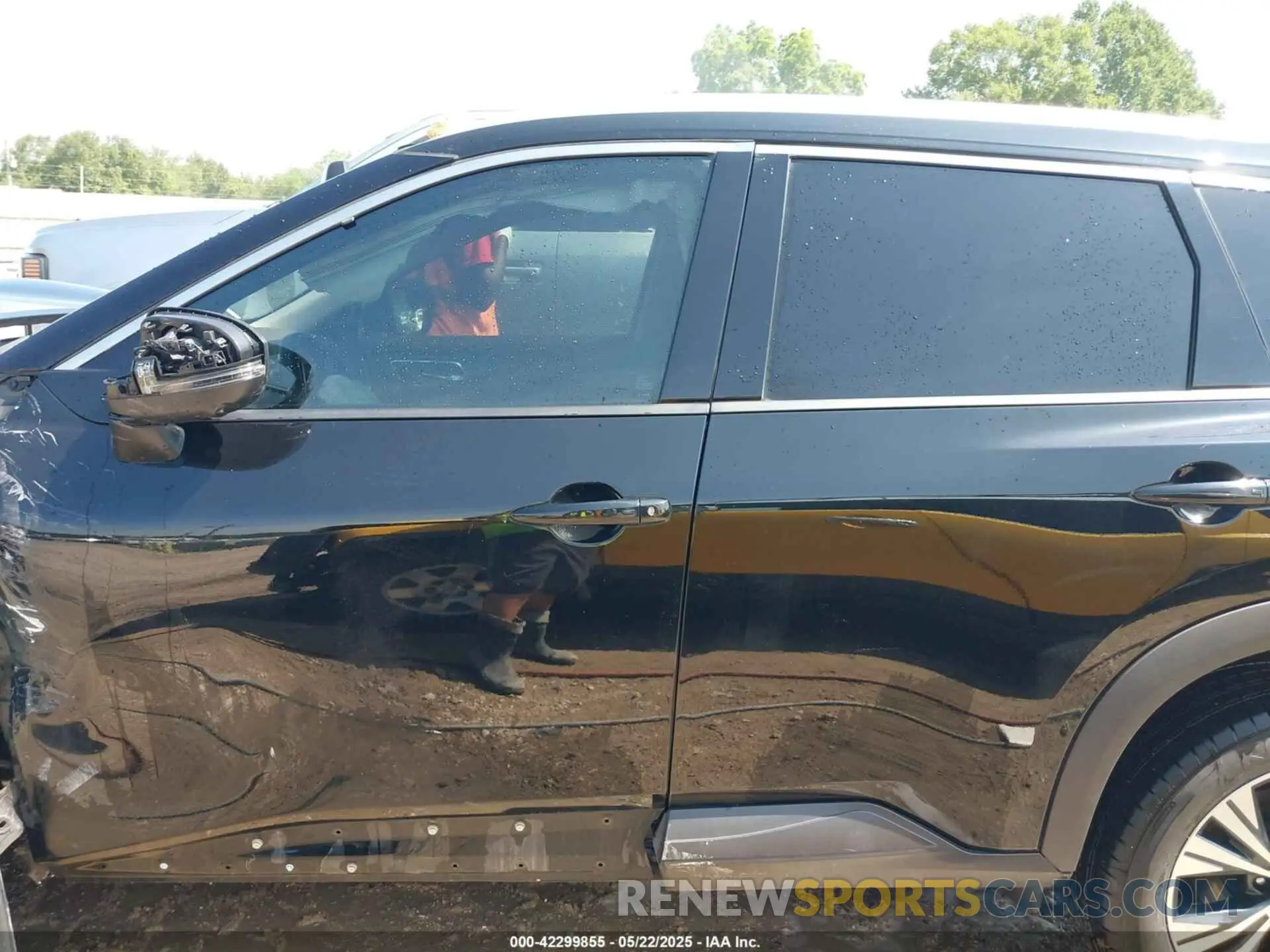 15 Photograph of a damaged car 5N1AT3BA1MC816590 NISSAN ROGUE 2021