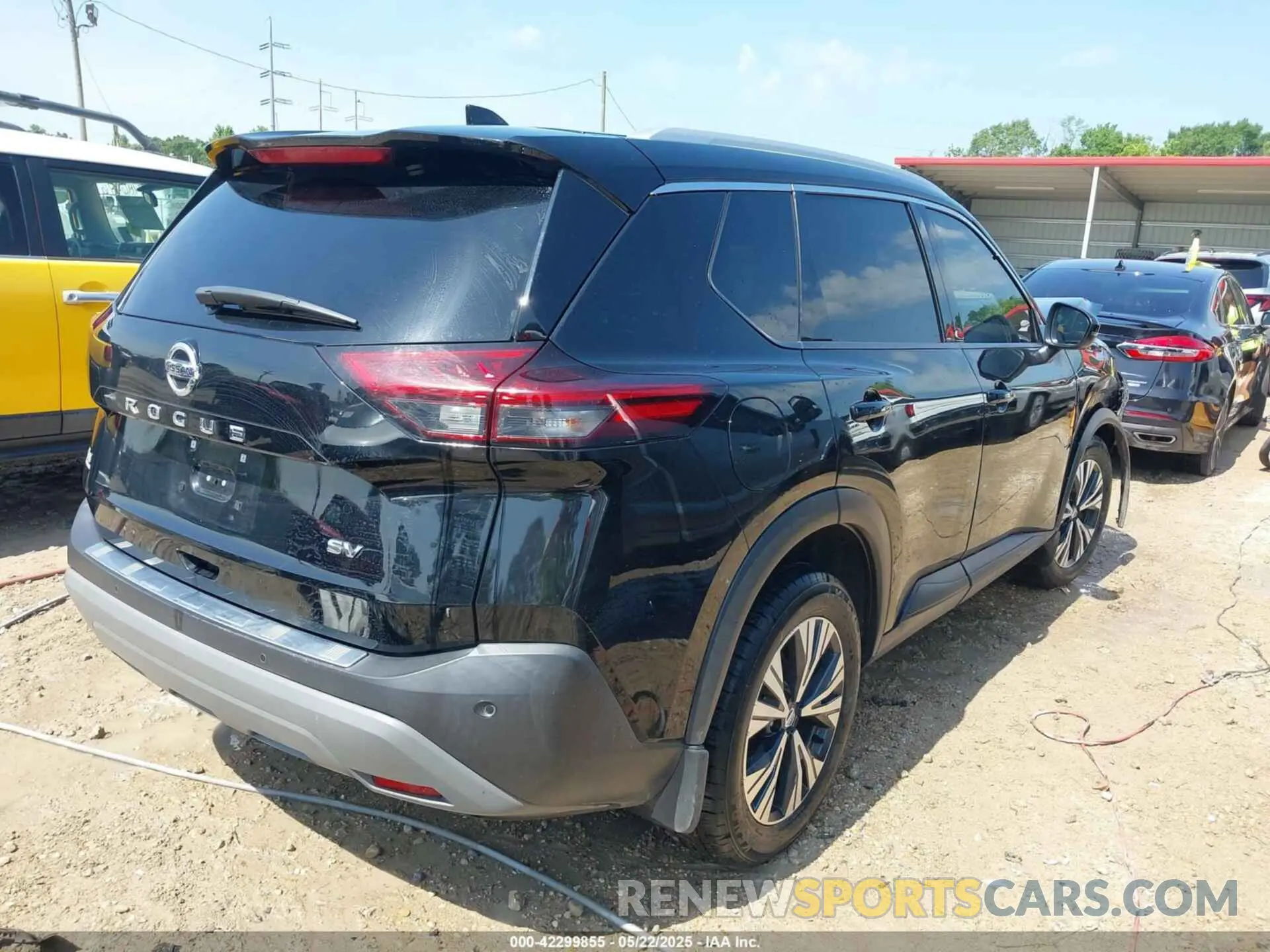 4 Photograph of a damaged car 5N1AT3BA1MC816590 NISSAN ROGUE 2021