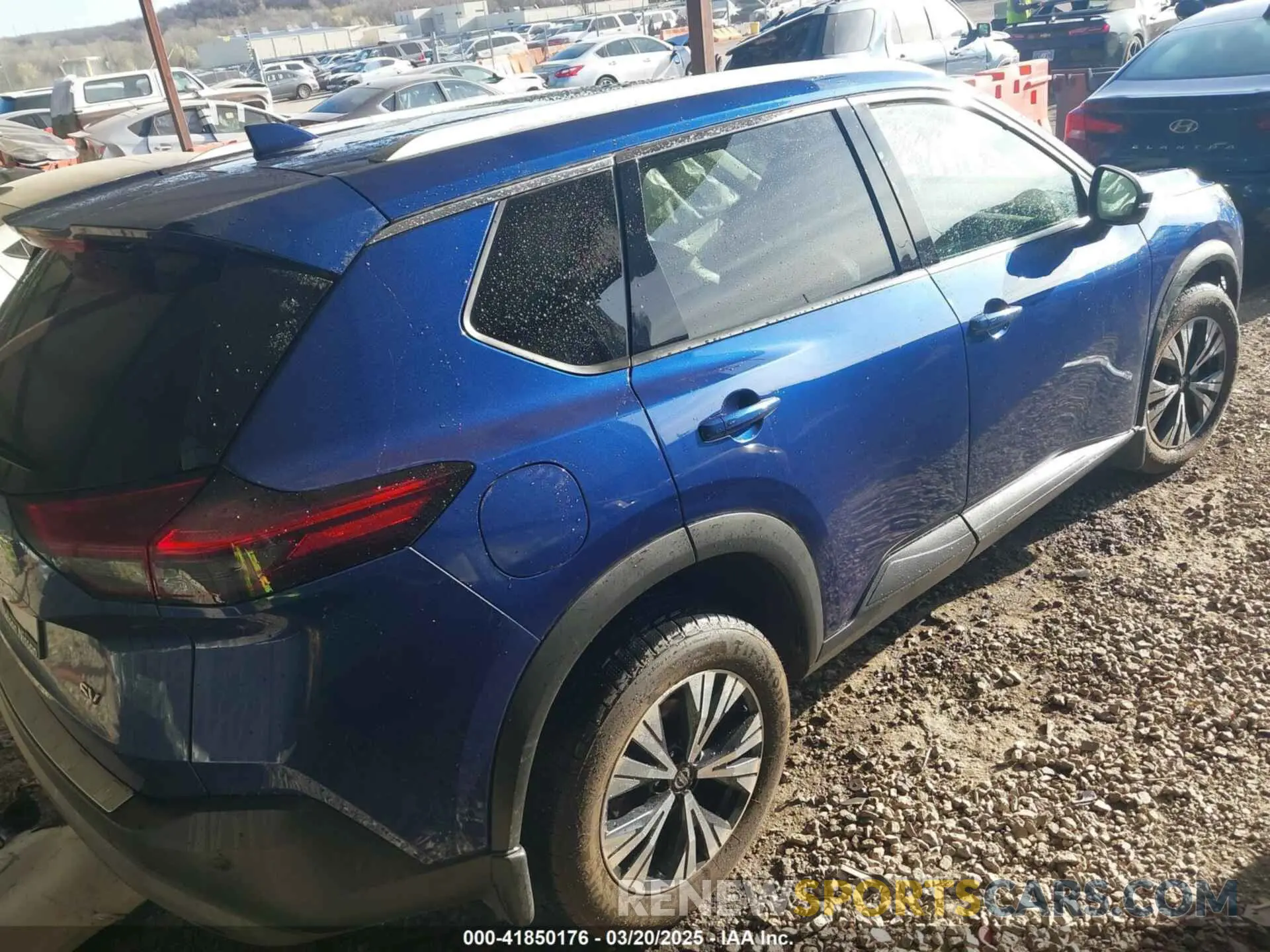 4 Photograph of a damaged car 5N1AT3BA2MC784863 NISSAN ROGUE 2021