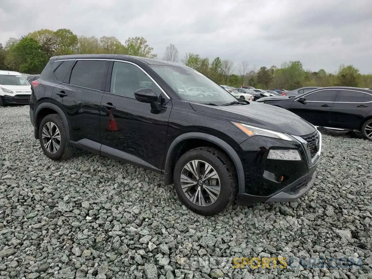 4 Photograph of a damaged car 5N1AT3BA2MC799329 NISSAN ROGUE 2021