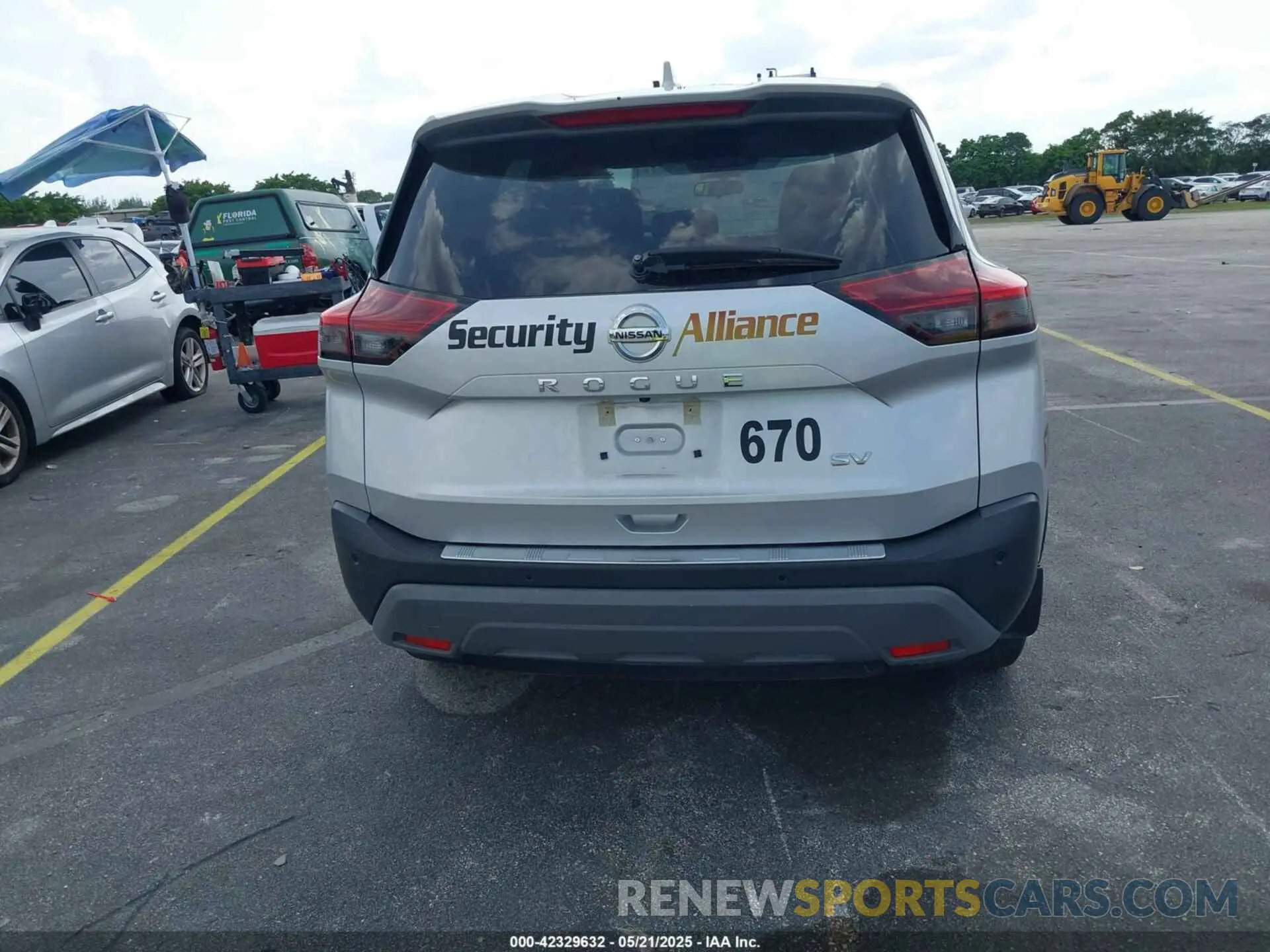 16 Photograph of a damaged car 5N1AT3BA2MC818462 NISSAN ROGUE 2021