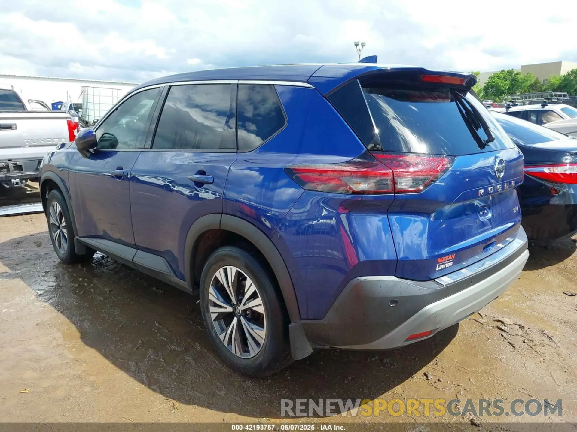 3 Photograph of a damaged car 5N1AT3BA4MC760337 NISSAN ROGUE 2021