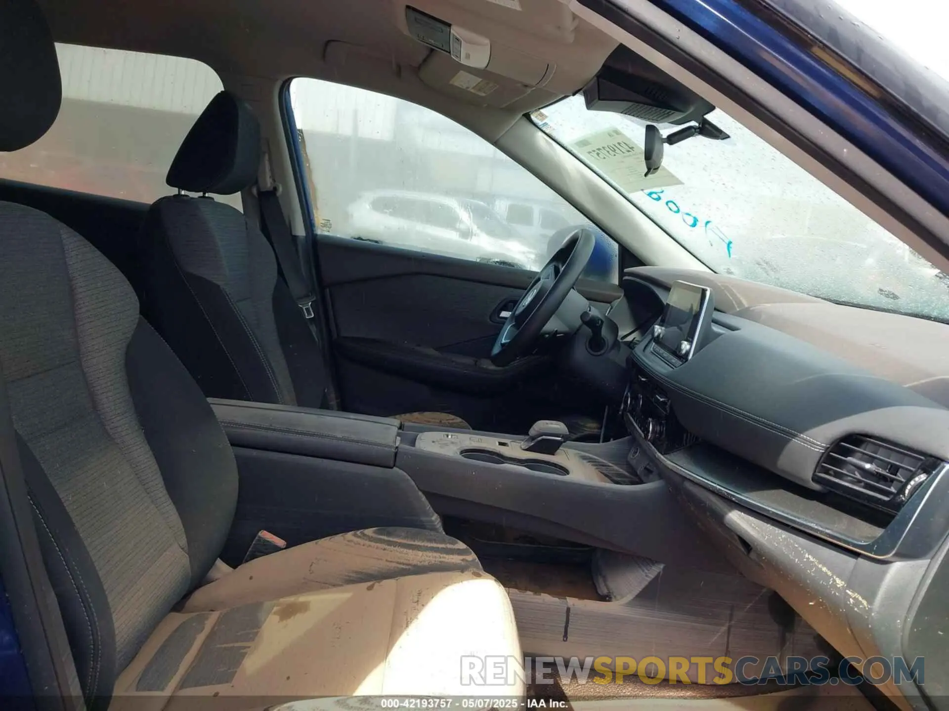 5 Photograph of a damaged car 5N1AT3BA4MC760337 NISSAN ROGUE 2021