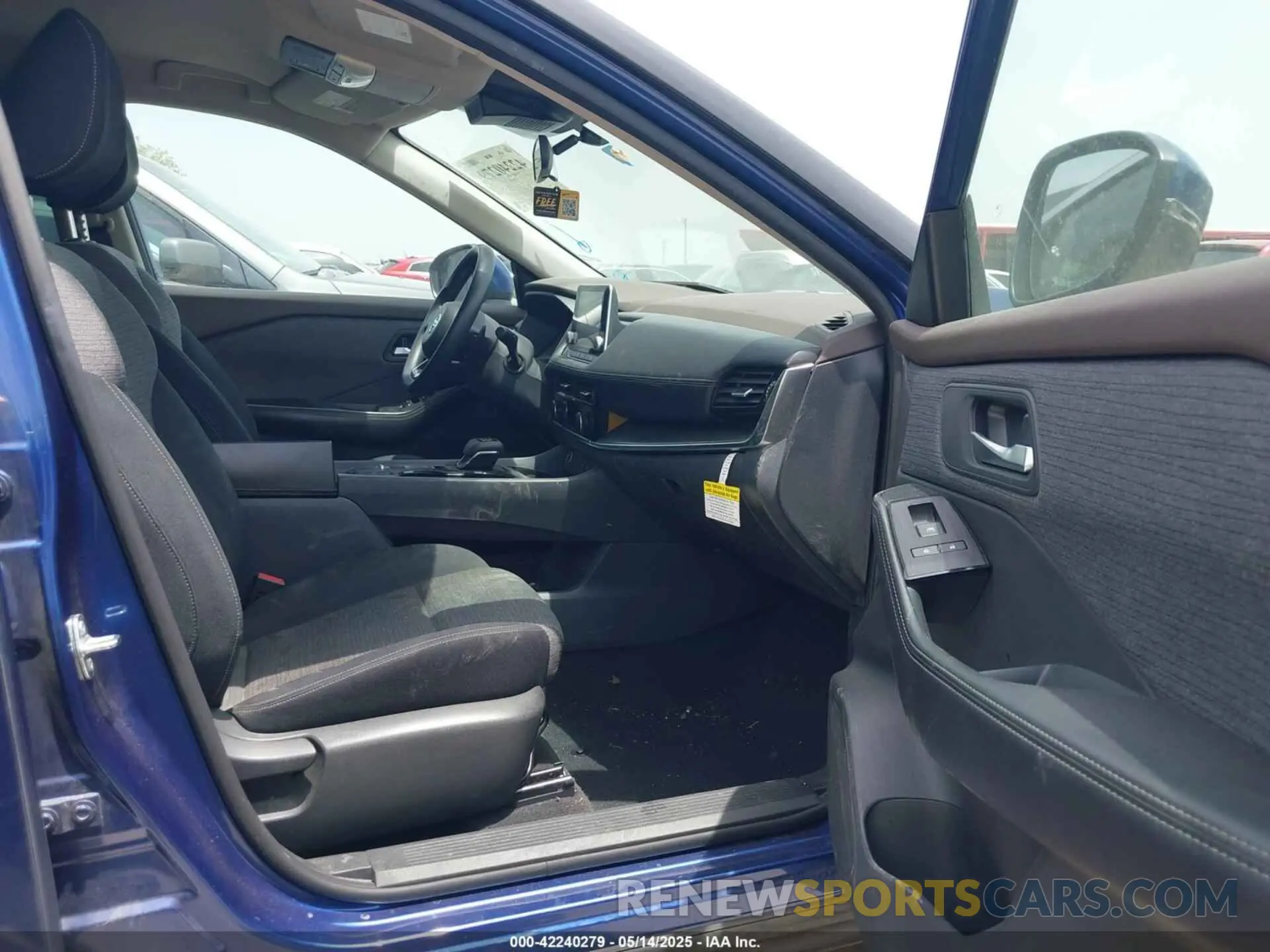 5 Photograph of a damaged car 5N1AT3BA4MC762346 NISSAN ROGUE 2021