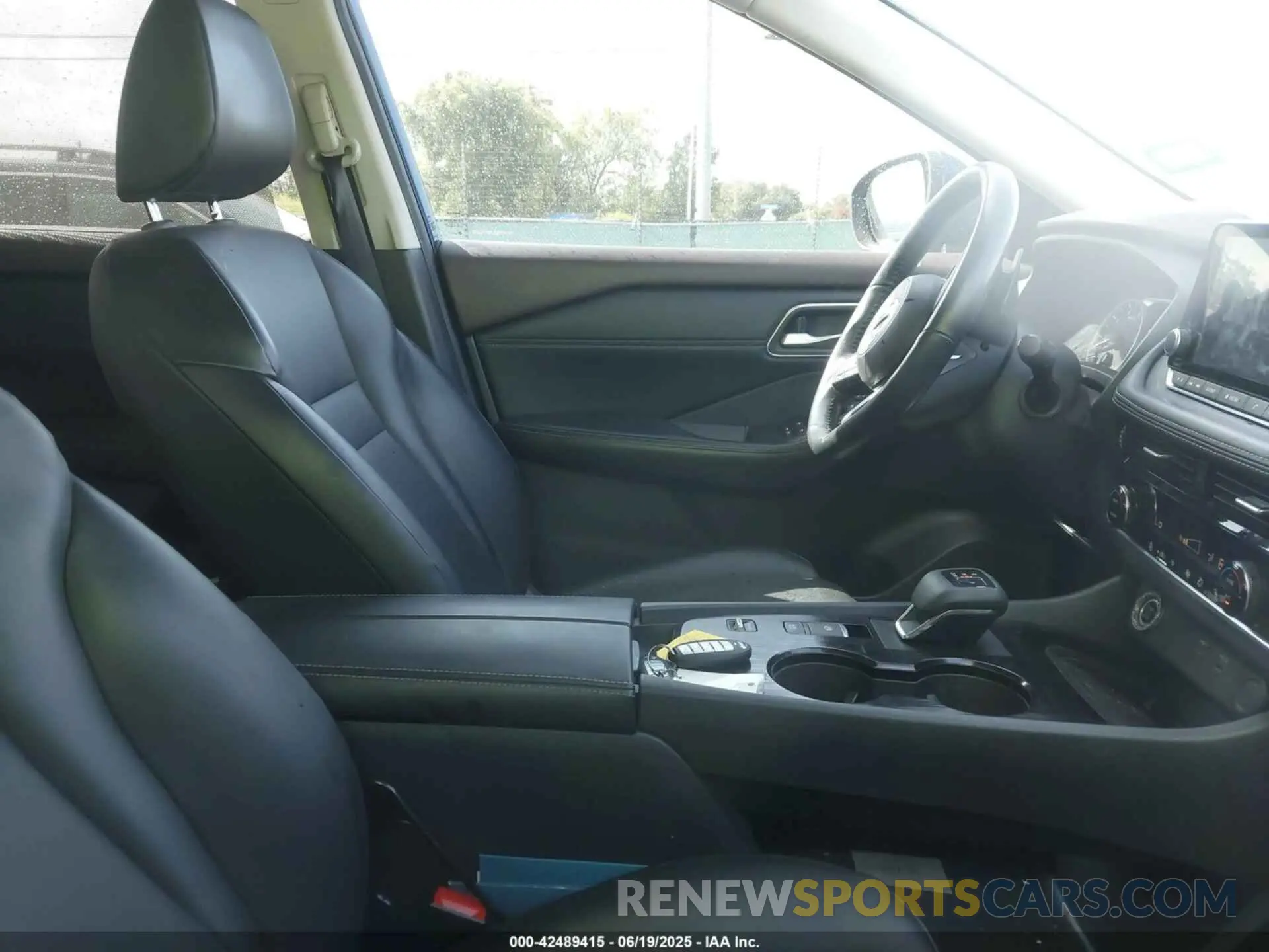 5 Photograph of a damaged car 5N1AT3BA4MC785920 NISSAN ROGUE 2021