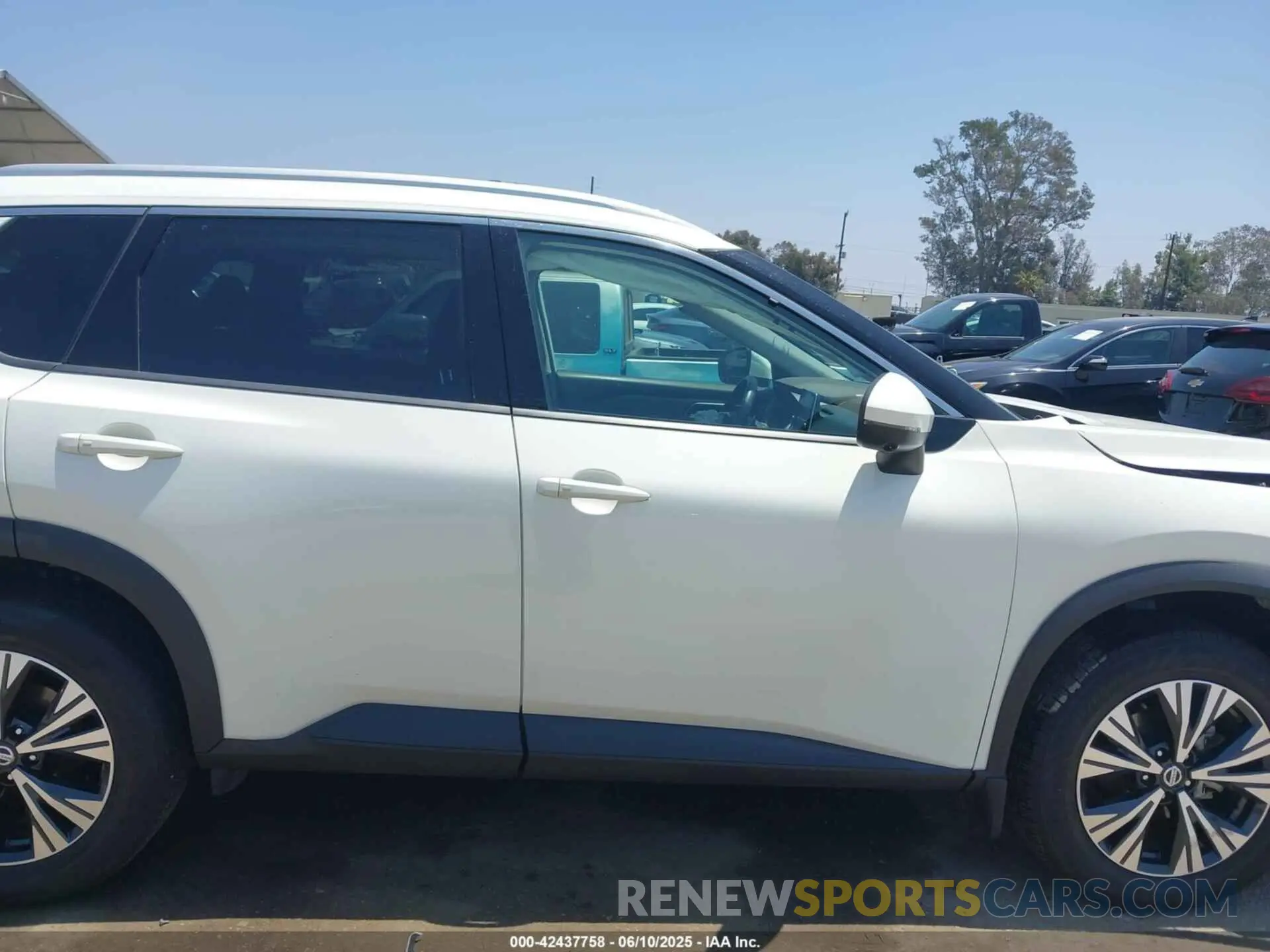 13 Photograph of a damaged car 5N1AT3BA4MC804966 NISSAN ROGUE 2021