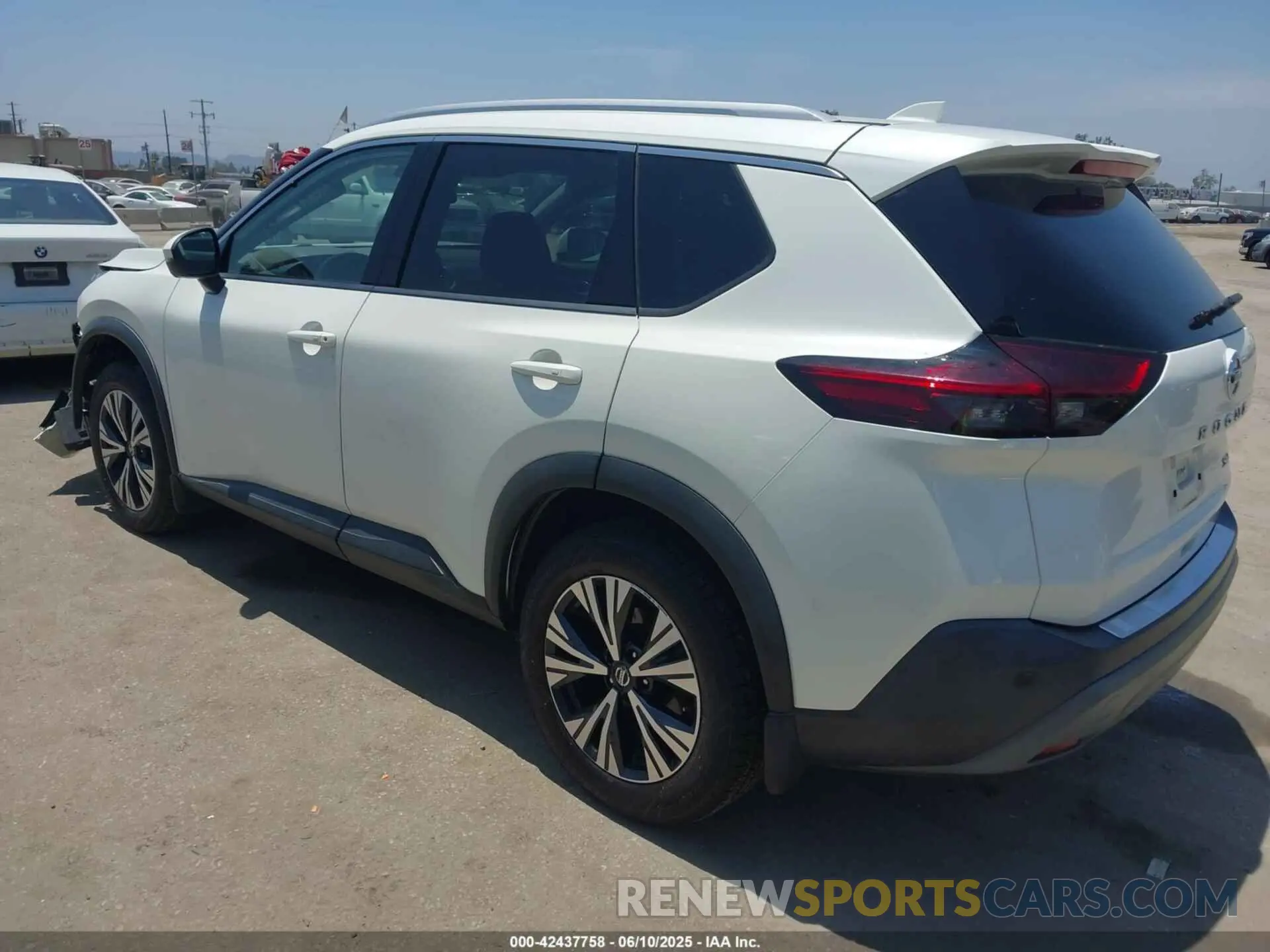 3 Photograph of a damaged car 5N1AT3BA4MC804966 NISSAN ROGUE 2021