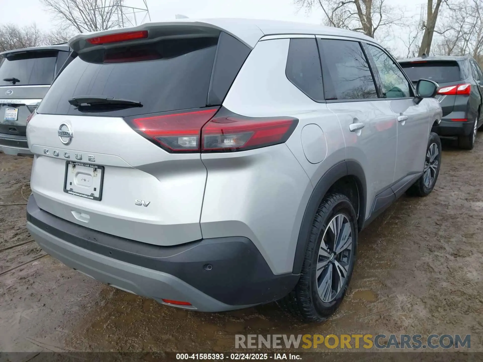 4 Photograph of a damaged car 5N1AT3BA5MC765367 NISSAN ROGUE 2021