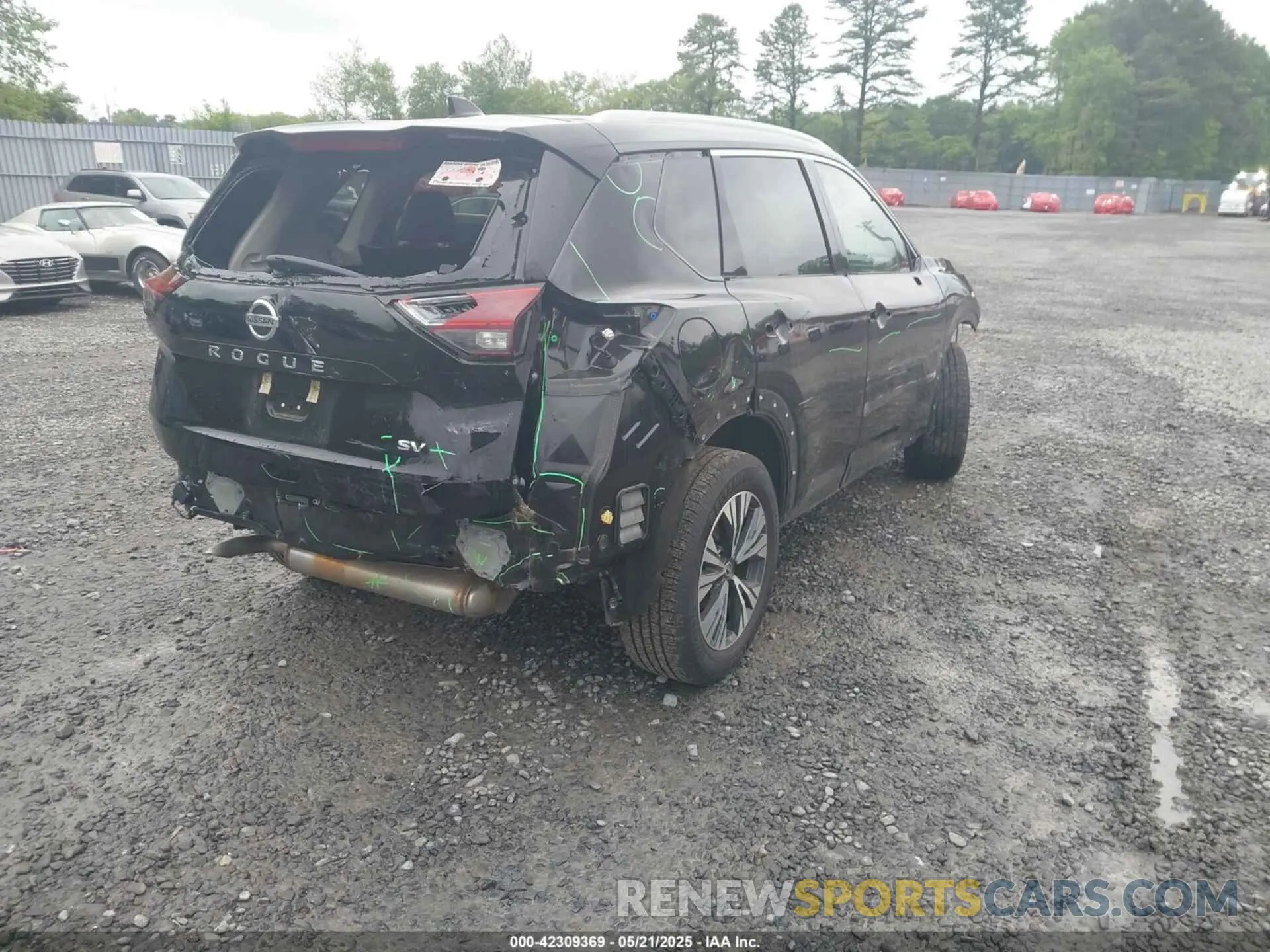 4 Photograph of a damaged car 5N1AT3BA6MC689190 NISSAN ROGUE 2021