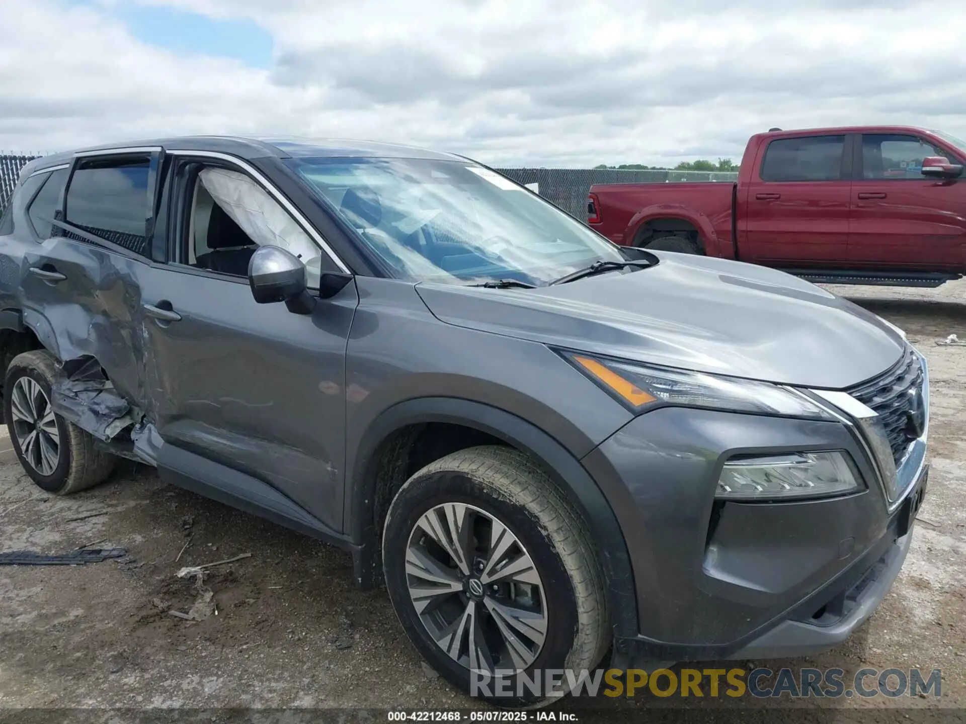 1 Photograph of a damaged car 5N1AT3BA6MC744768 NISSAN ROGUE 2021
