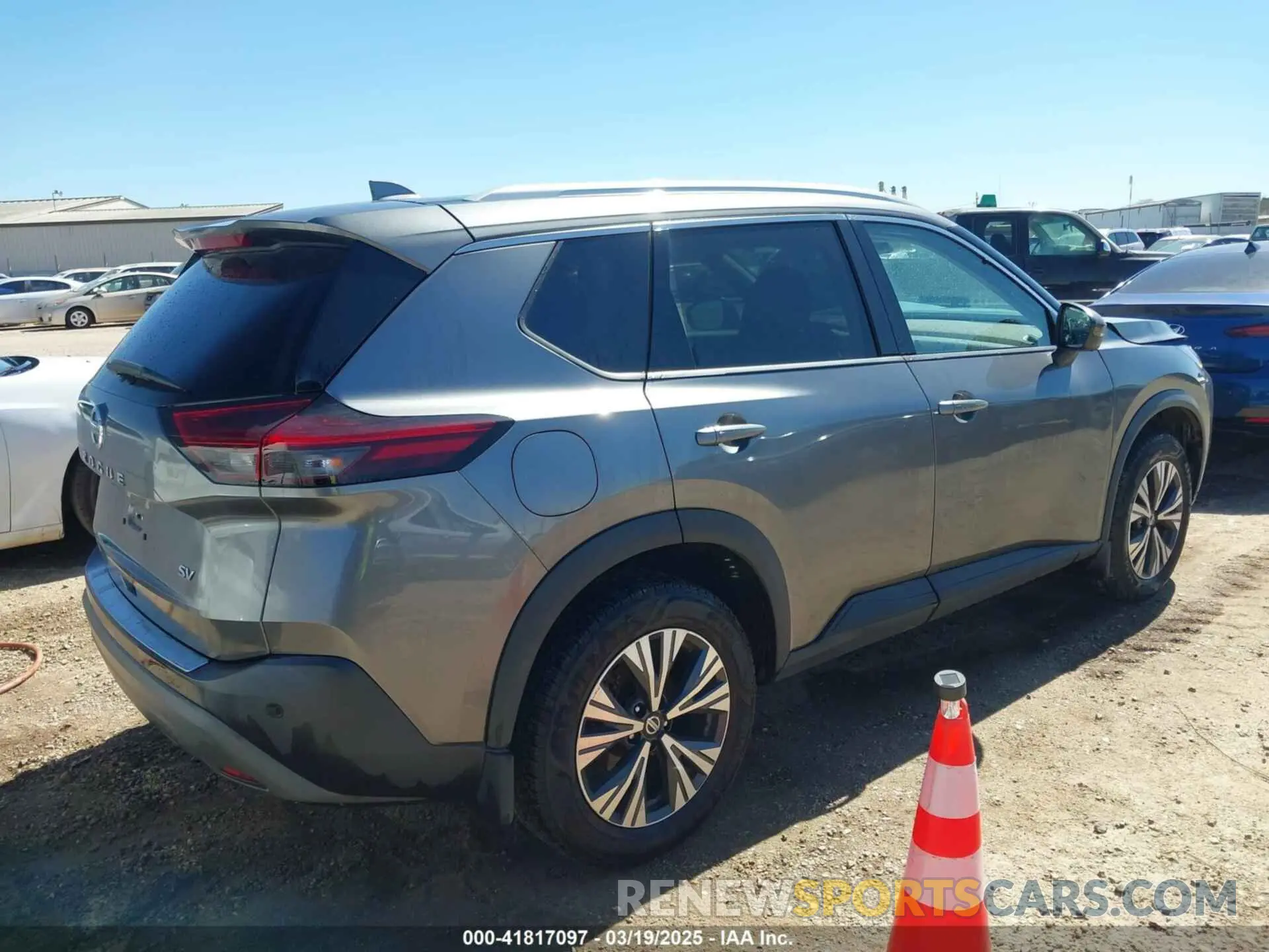 4 Photograph of a damaged car 5N1AT3BA6MC797924 NISSAN ROGUE 2021