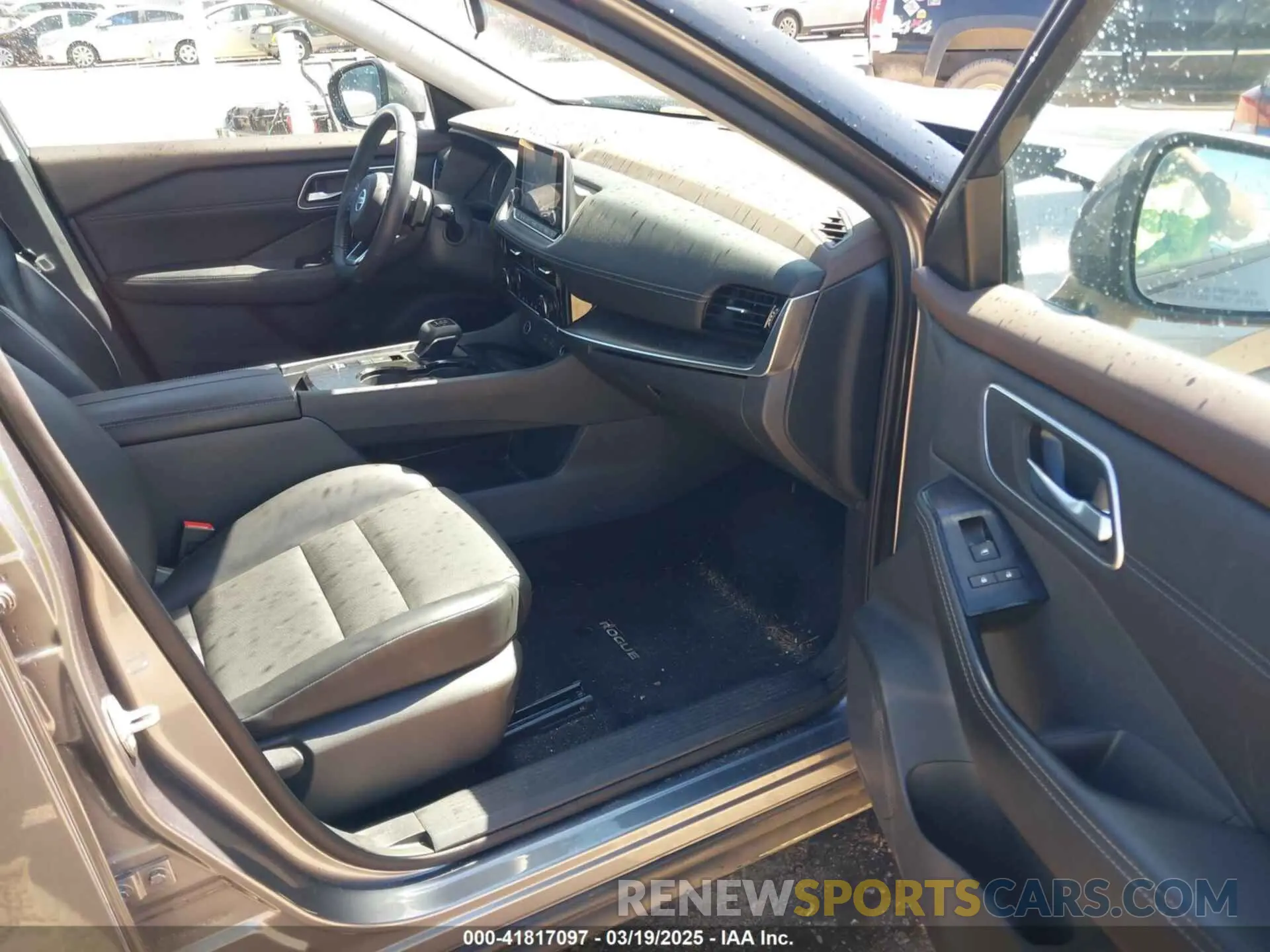 5 Photograph of a damaged car 5N1AT3BA6MC797924 NISSAN ROGUE 2021