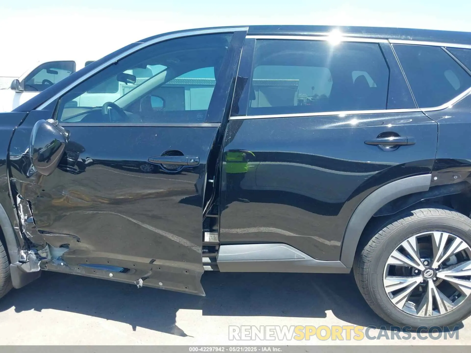 14 Photograph of a damaged car 5N1AT3BA6MC799446 NISSAN ROGUE 2021