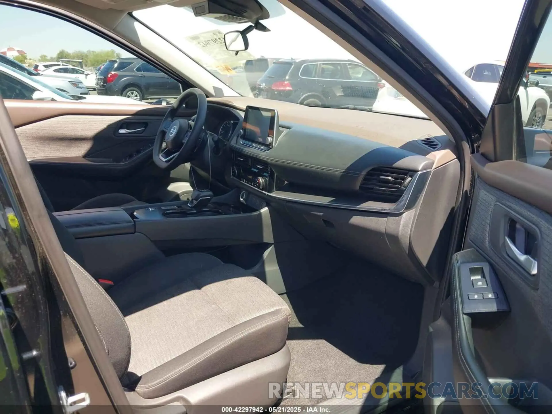 5 Photograph of a damaged car 5N1AT3BA6MC799446 NISSAN ROGUE 2021