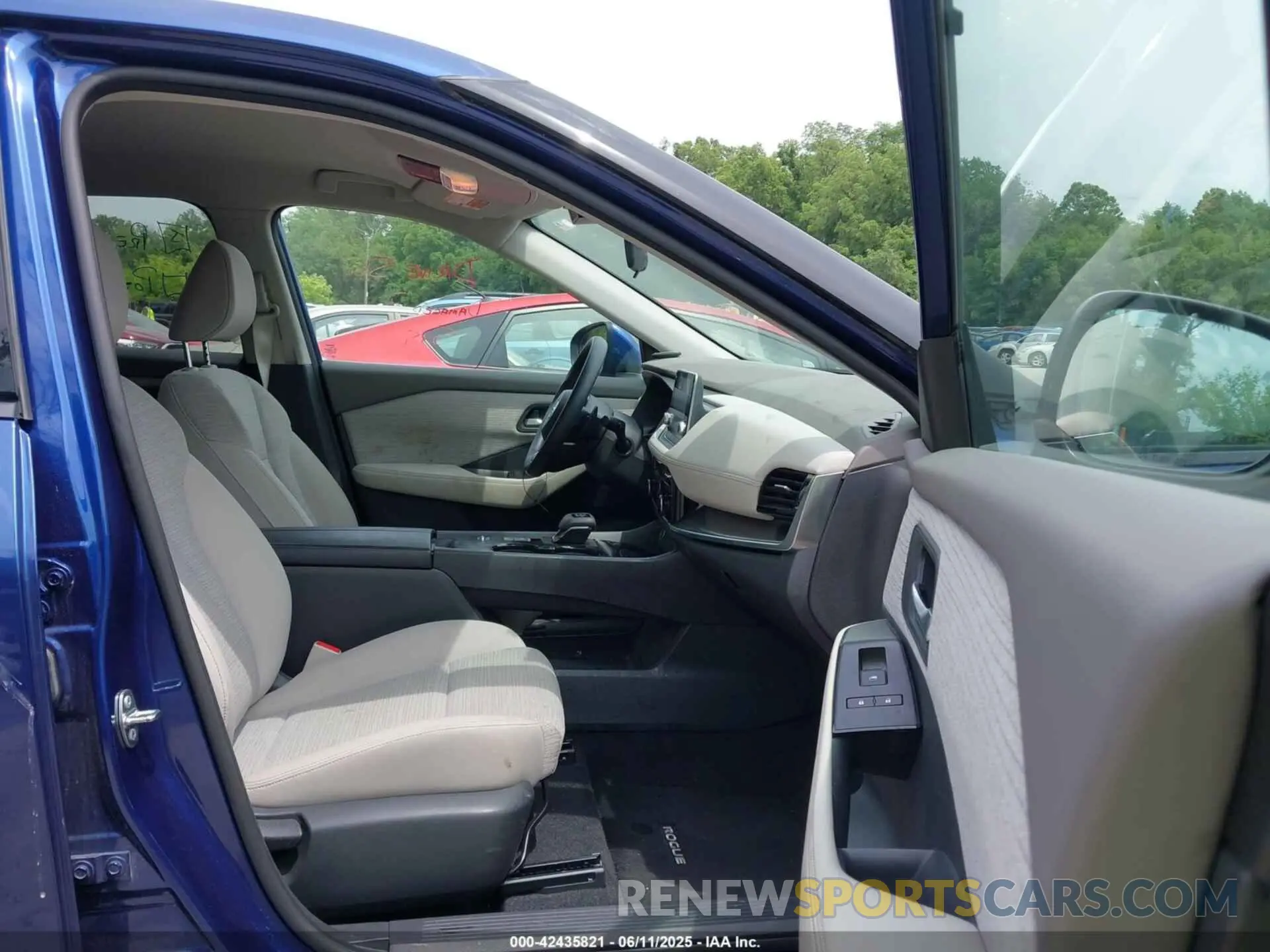 5 Photograph of a damaged car 5N1AT3BA8MC680491 NISSAN ROGUE 2021