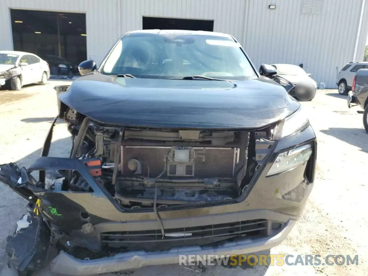 5 Photograph of a damaged car 5N1AT3BA9MC696358 NISSAN ROGUE 2021