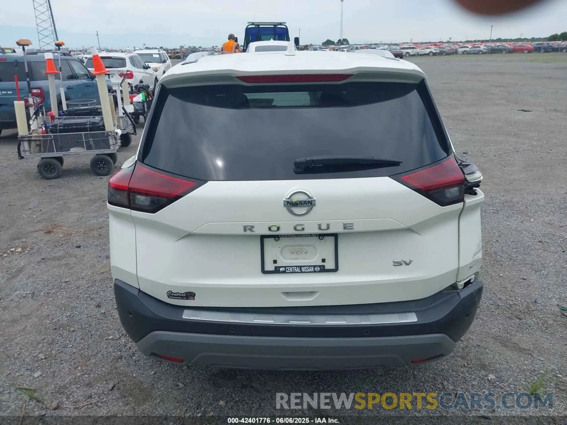 16 Photograph of a damaged car 5N1AT3BA9MC809337 NISSAN ROGUE 2021