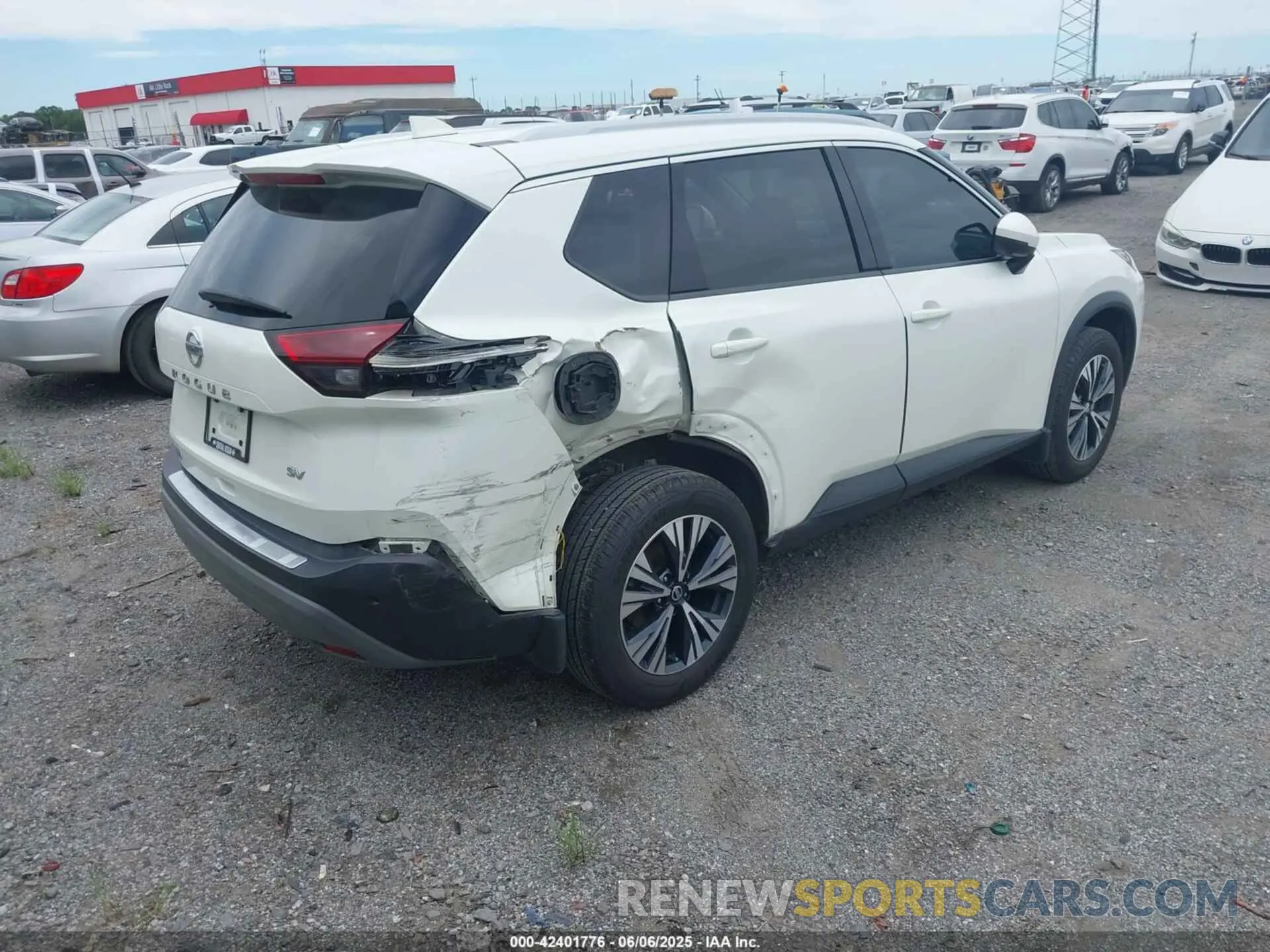 4 Photograph of a damaged car 5N1AT3BA9MC809337 NISSAN ROGUE 2021