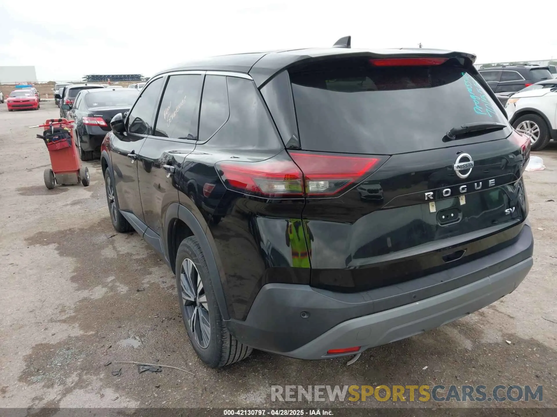 3 Photograph of a damaged car 5N1AT3BAXMC780382 NISSAN ROGUE 2021