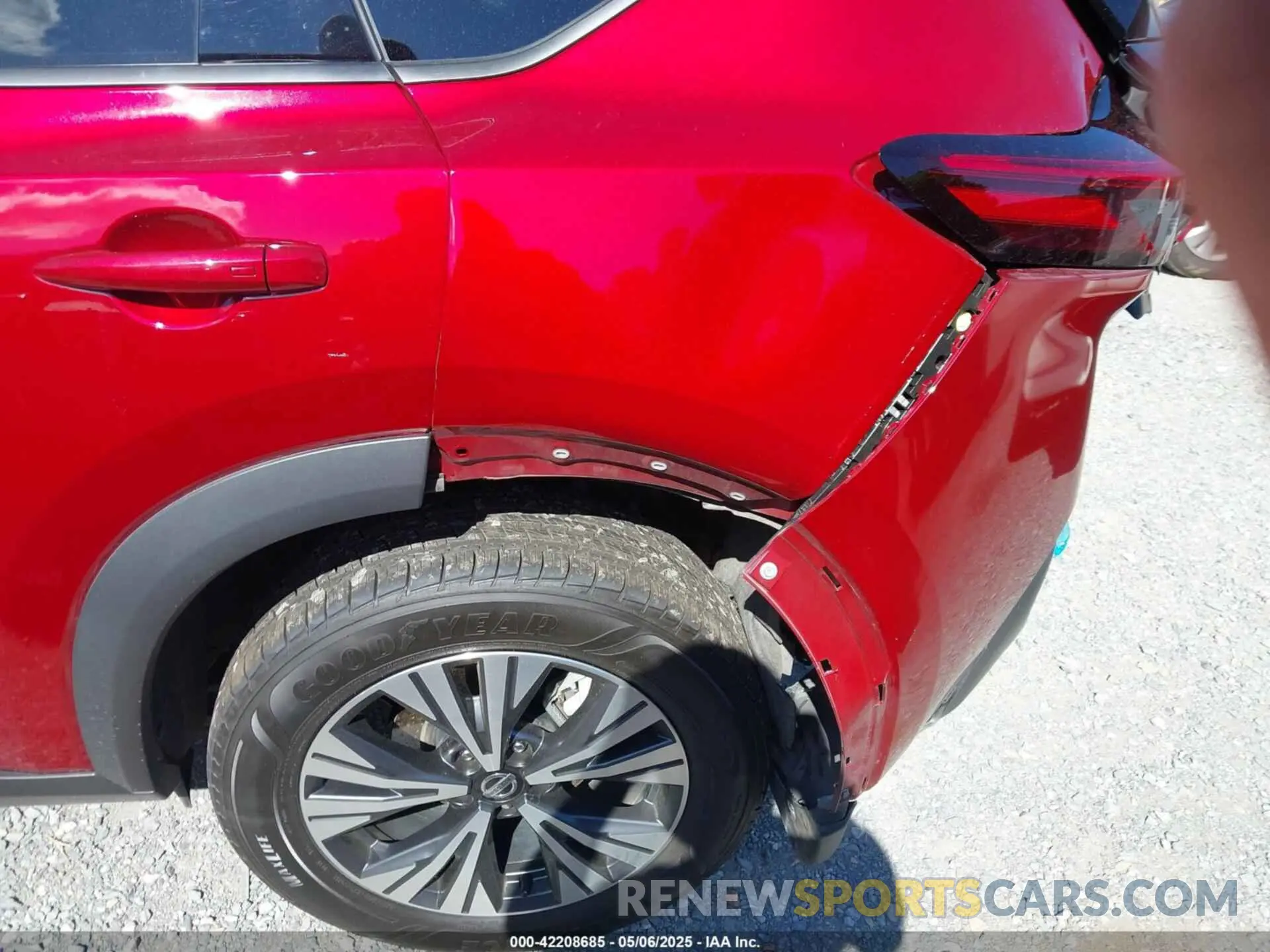 19 Photograph of a damaged car 5N1AT3BAXMC798896 NISSAN ROGUE 2021